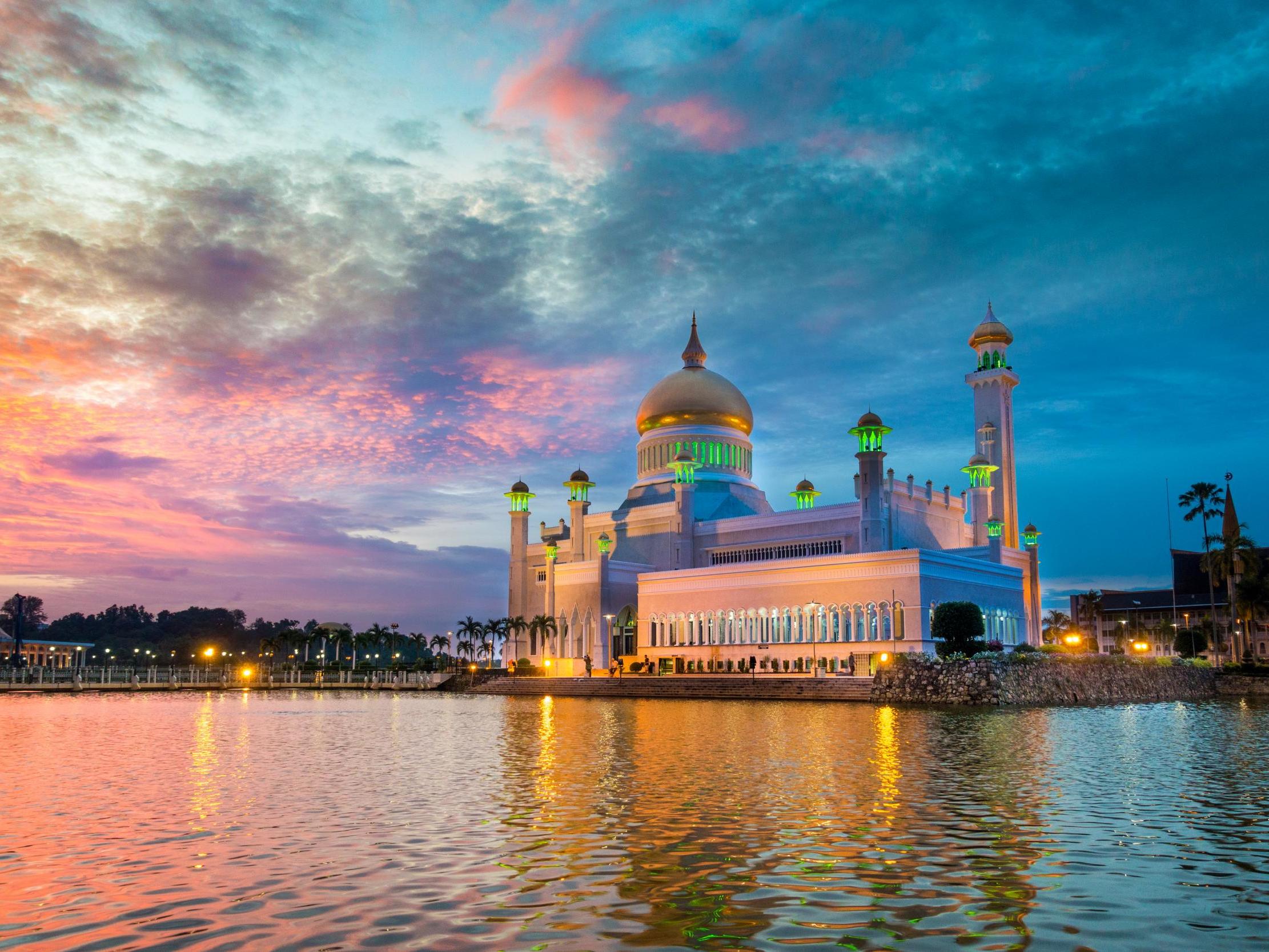 Sultan Omar Ali Saifuddin Mosque, Brunei