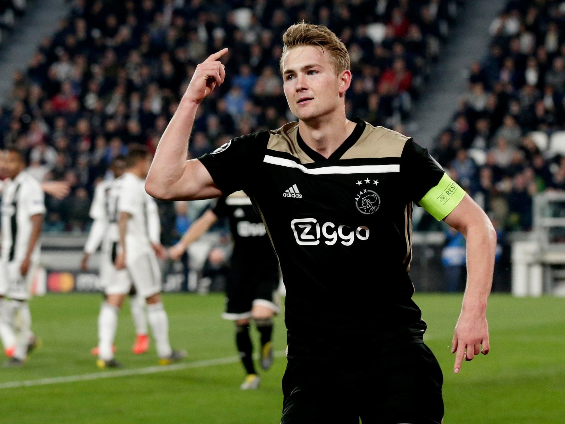 De Ligt celebrates scoring the winner