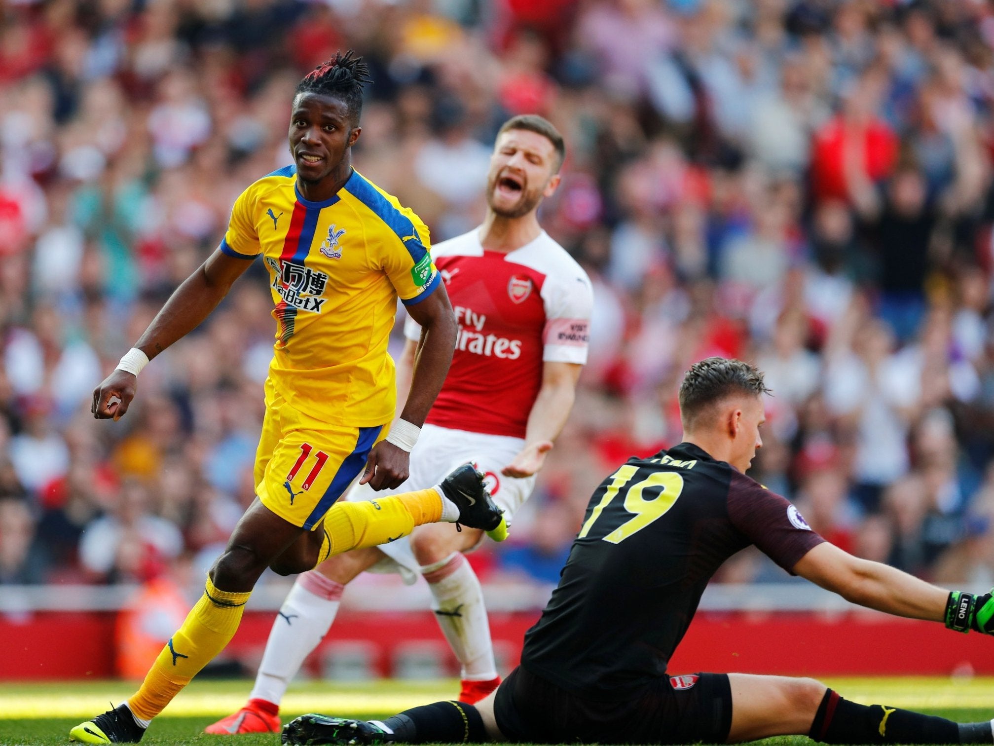 Zaha scores to put Crystal Palace back in front of Arsenal