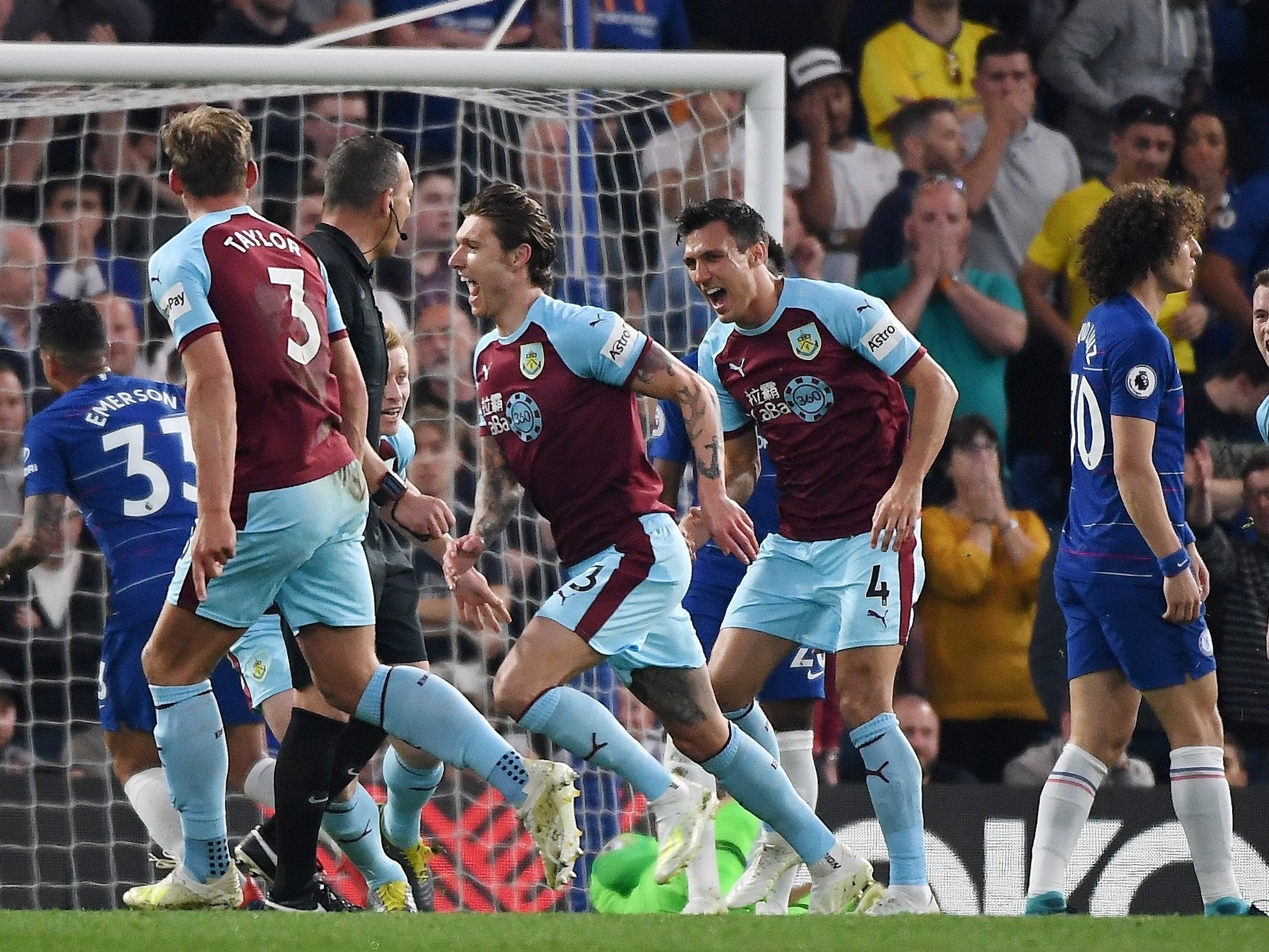 Jeff Hendrick celebrates after scoring an equaliser for Burnley