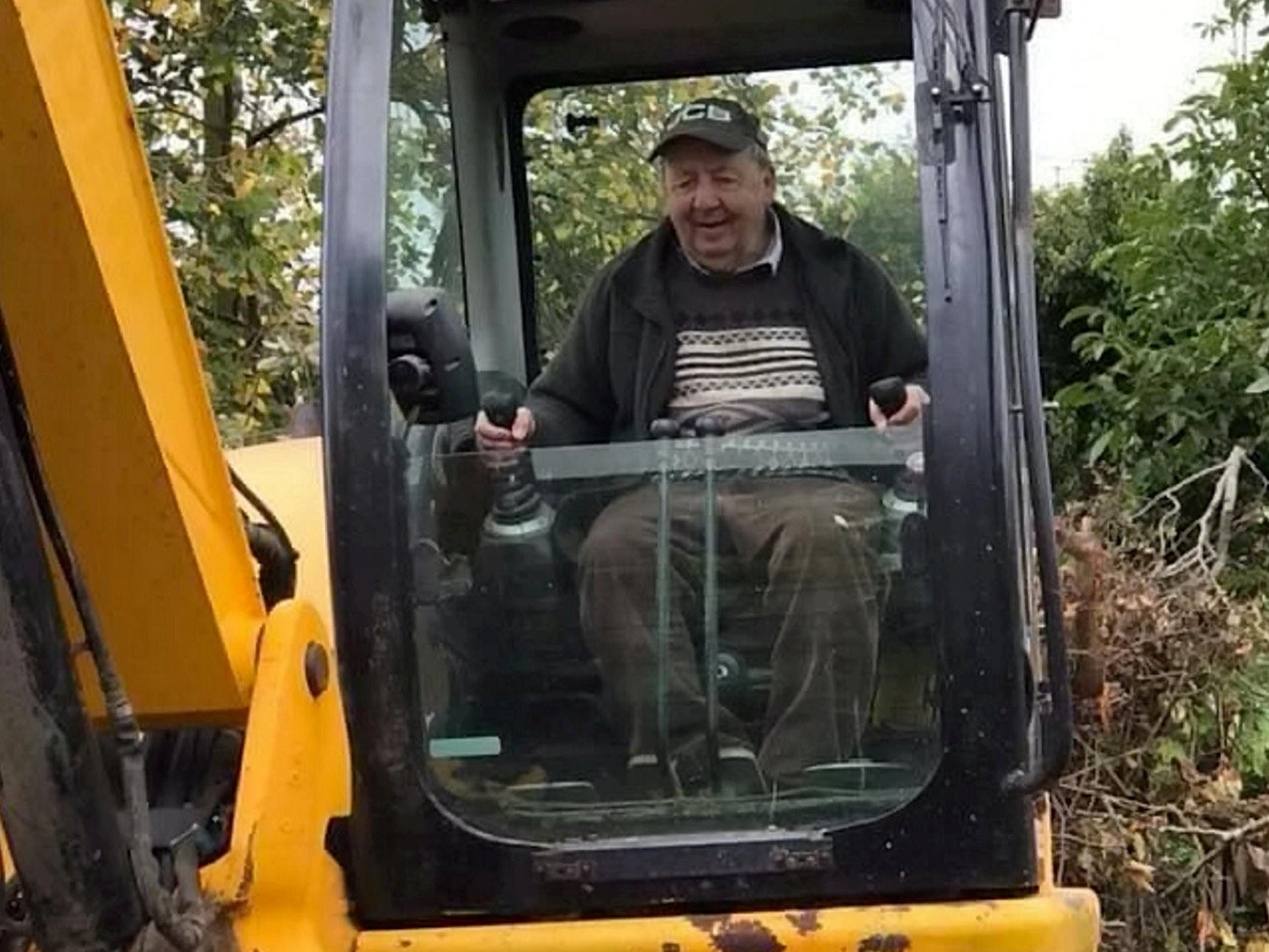 Geoffrey Durham had a particular interest in JCB's, his family said. (Grantham Journal / SWNS)