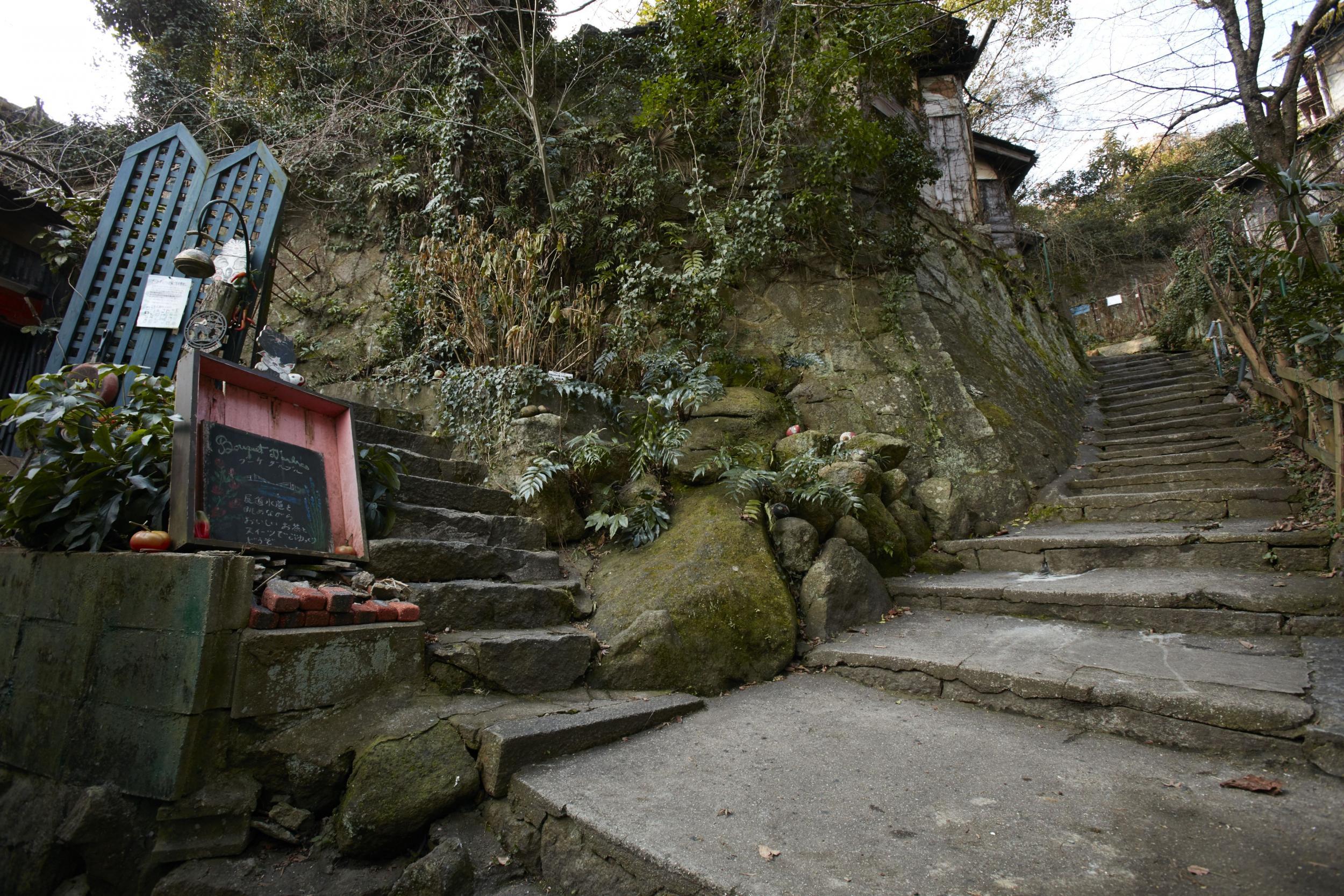 Begin your run at a statue of Skanda, the god of running