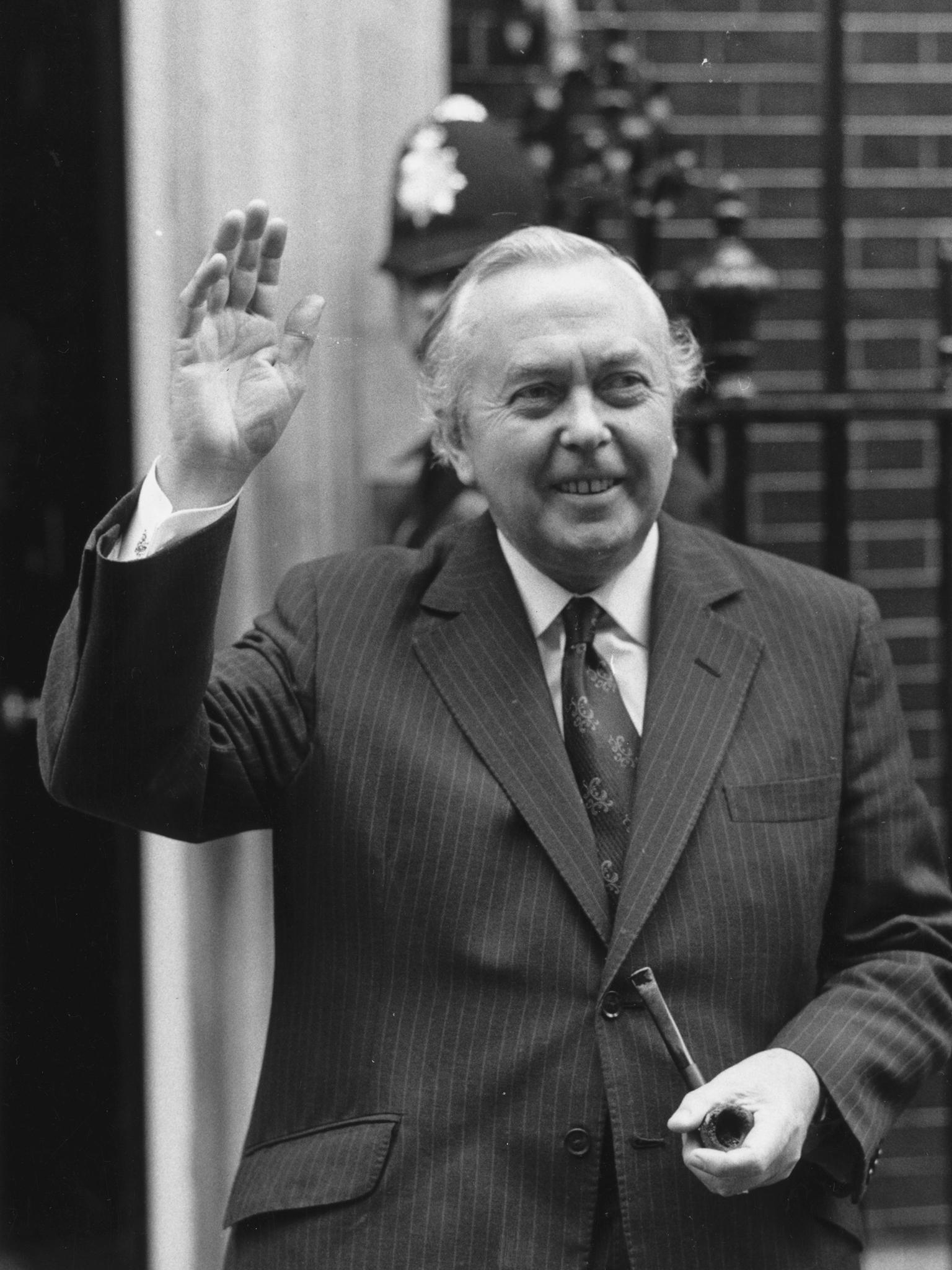 Wilson re-enters Downing Street in March 1974