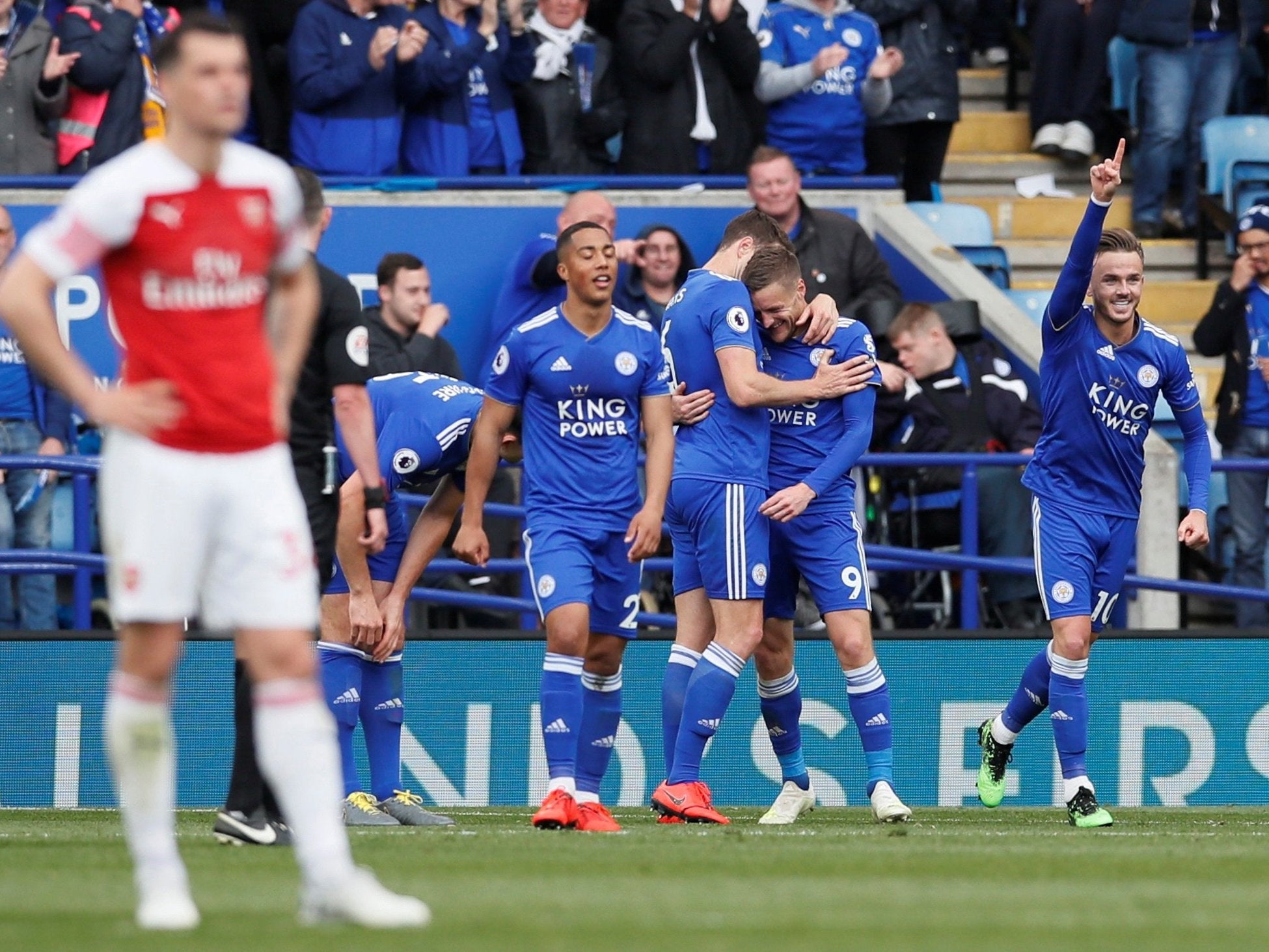 Leicester players celebrate Jamie Vardy's first goal