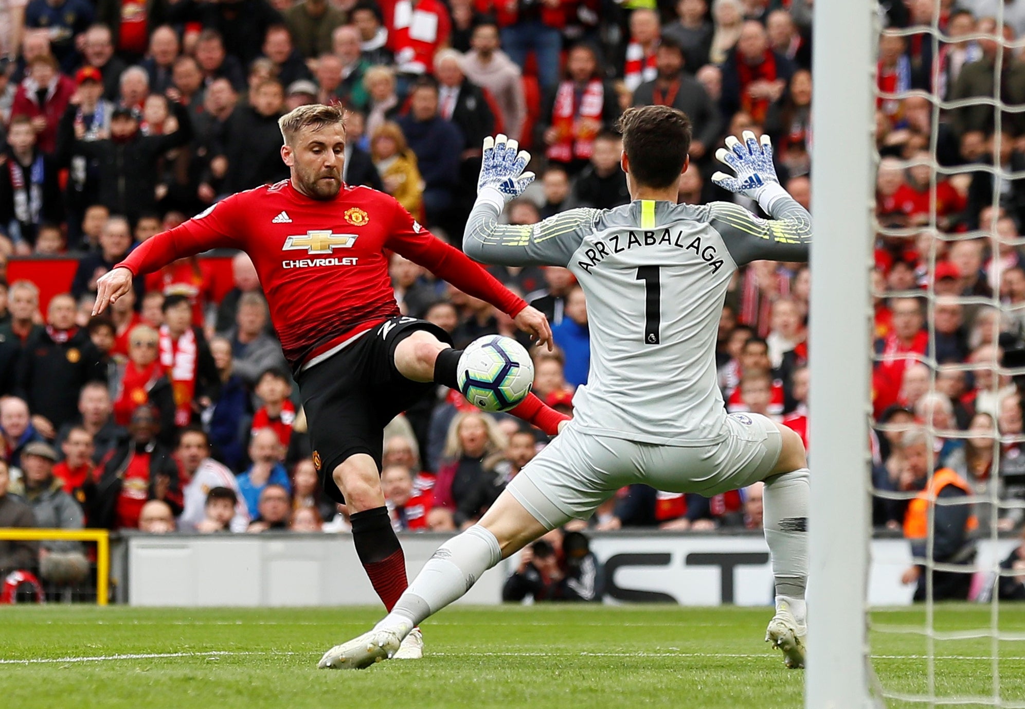 Luke Shaw brings balance to Untied's defence