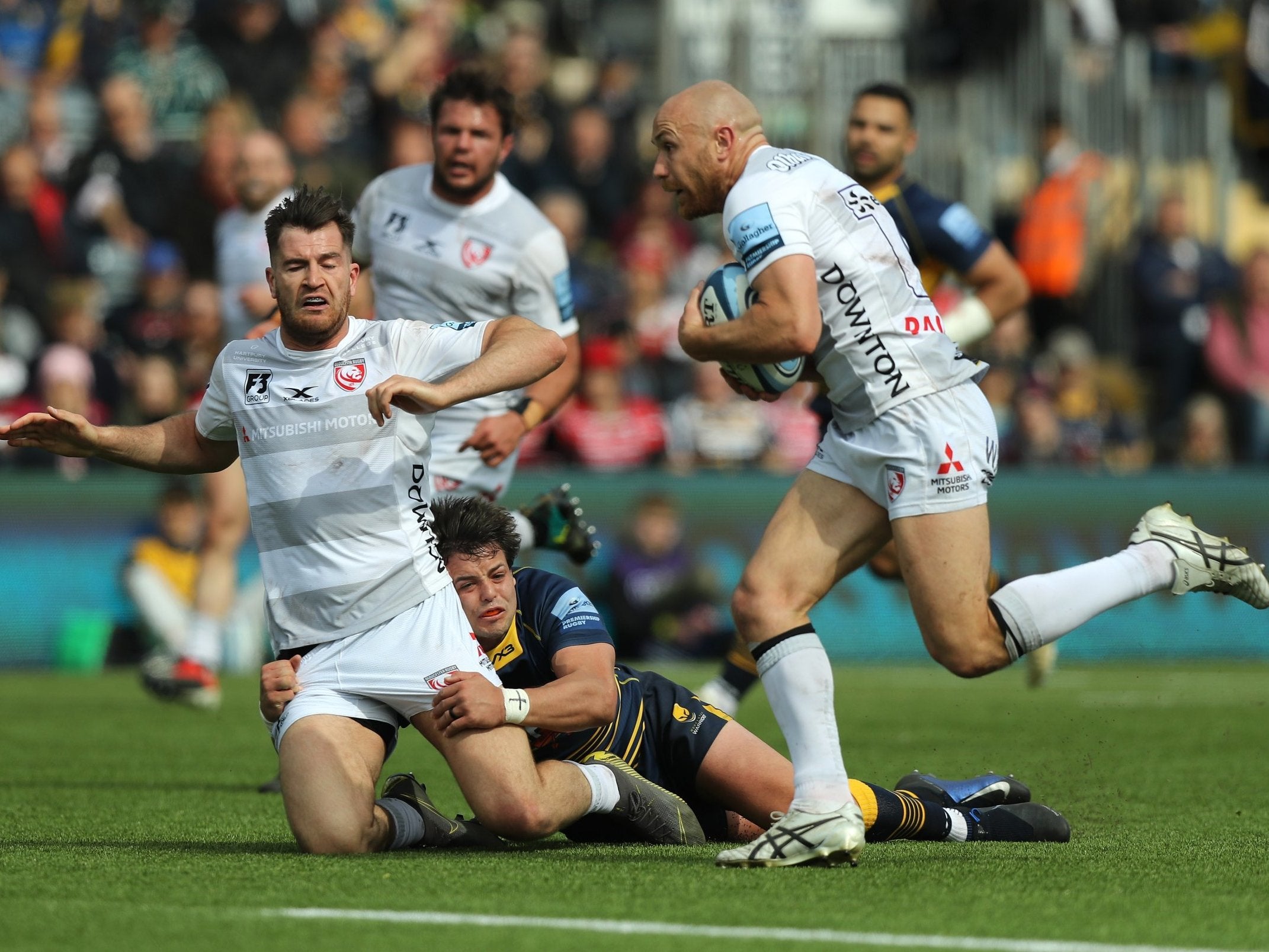 Willi Heinz scores for Gloucester