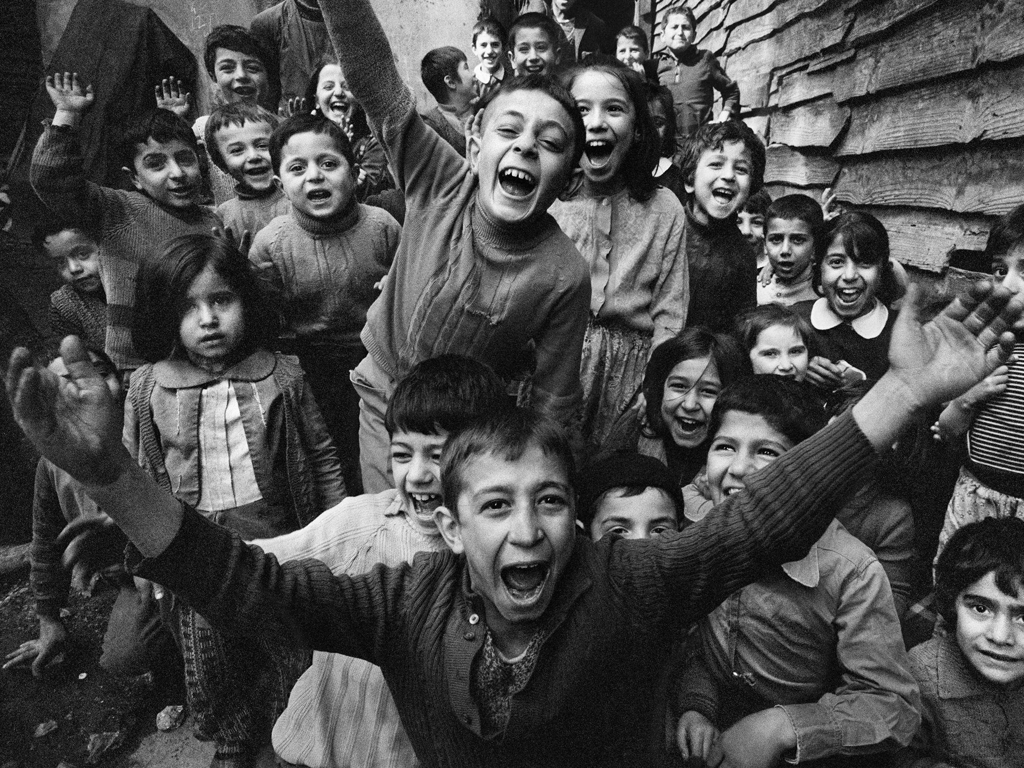 Children playing in Tophane, Istanbul, in 1986