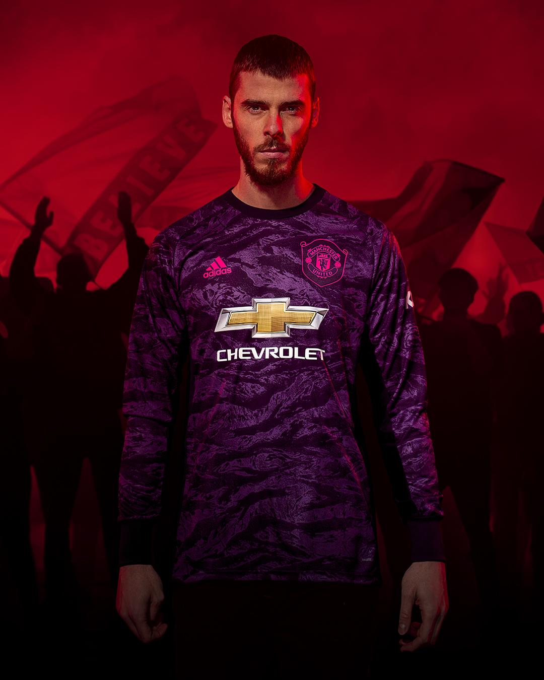 David De Gea will wear a similar kit to Peter Schmeichel's 1999 shirt (Adidas)