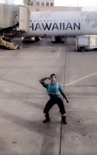 Luu Vailuu was spotted throwing some shapes at Honolulu International Airport