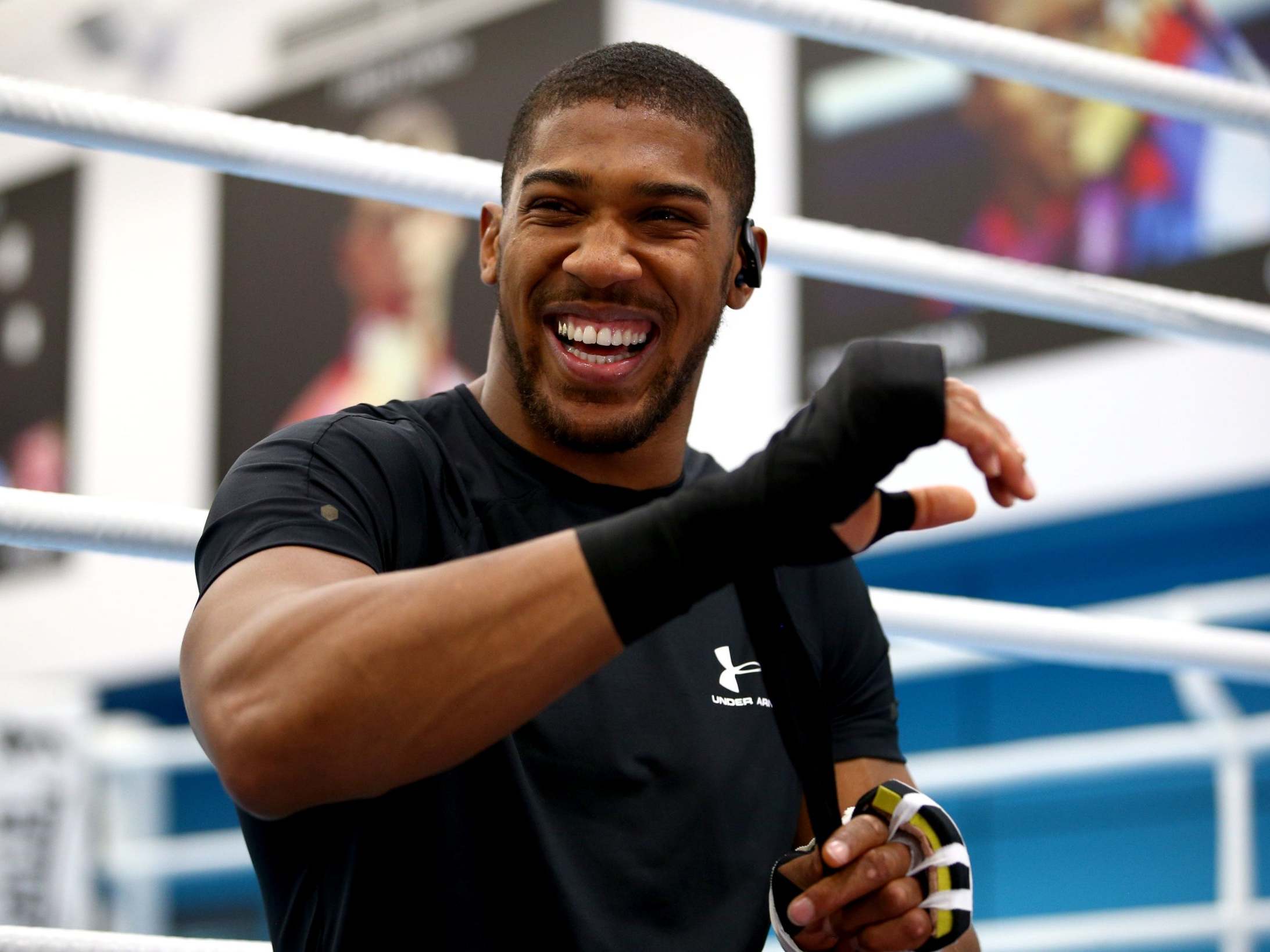 Joshua appears relaxed ahead of his fight vs Ruiz Jr