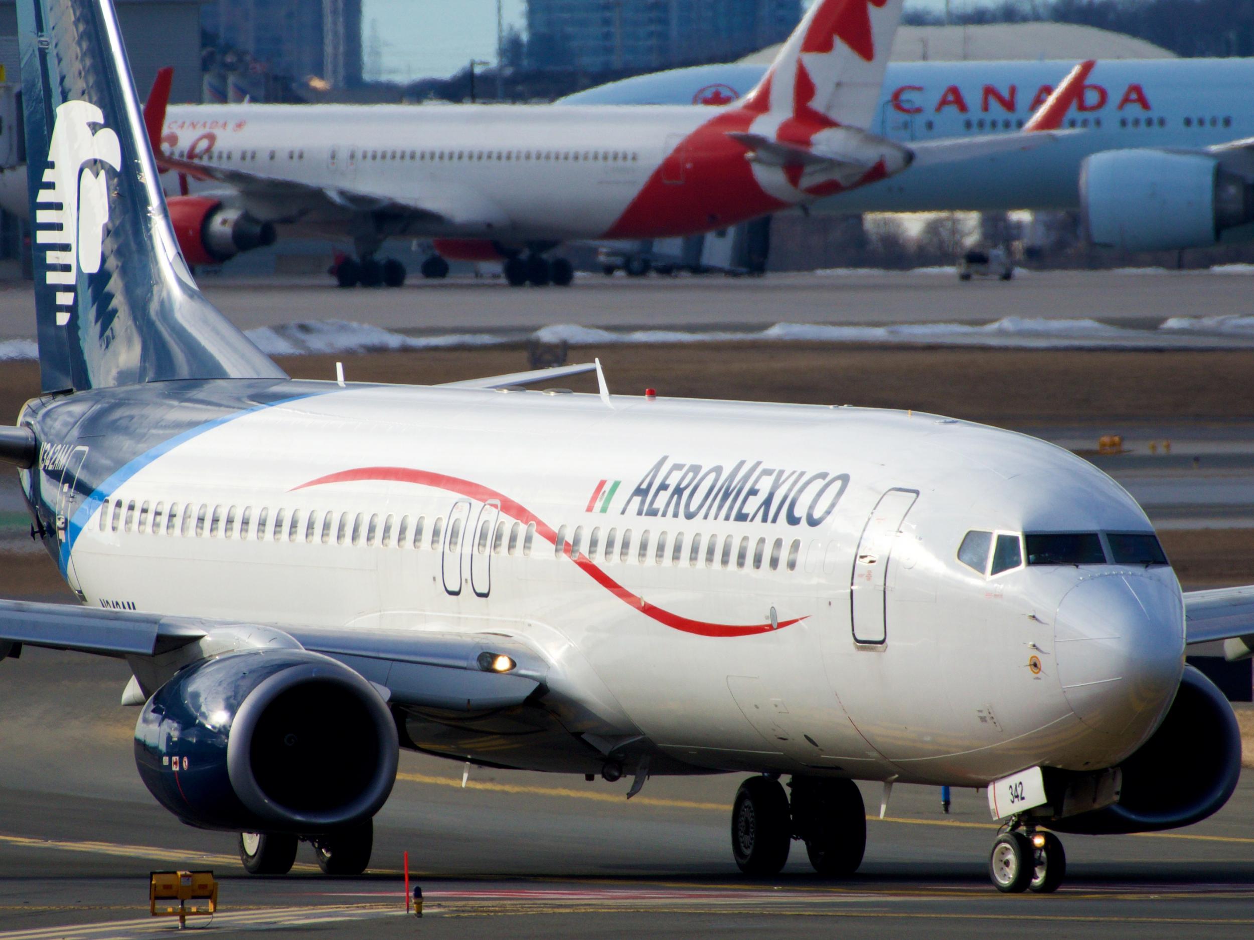 The Aeromexico pilot asked to fly over the city at 4,000ft