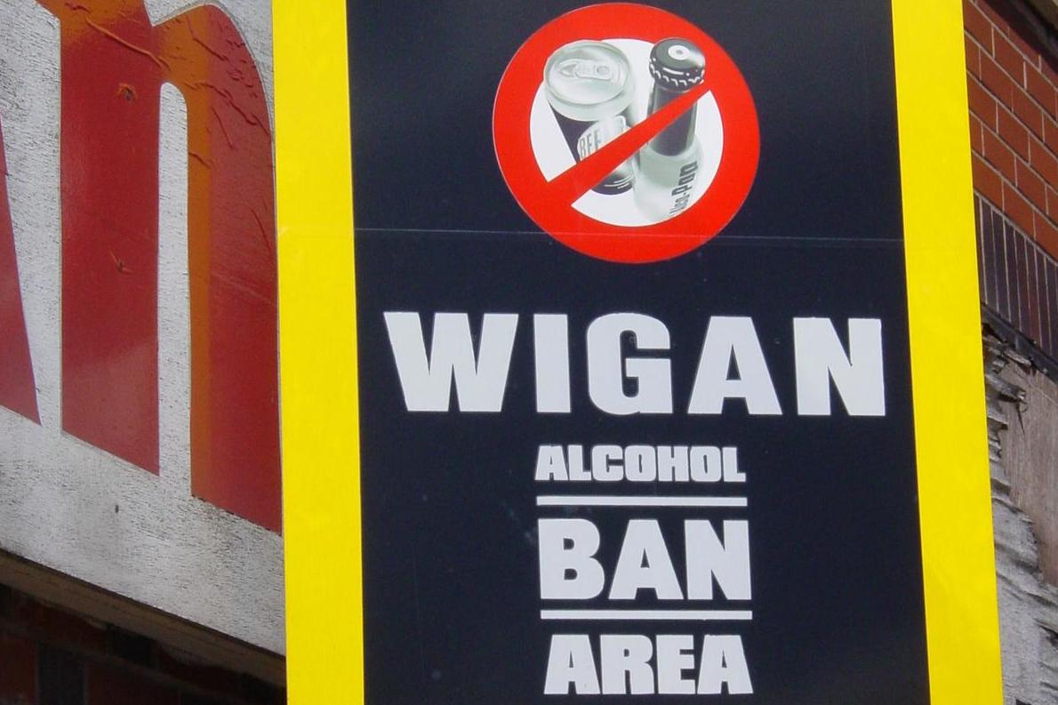 Drink problem: a sign midway between Wigan Wallgate and Wigan North Western stations