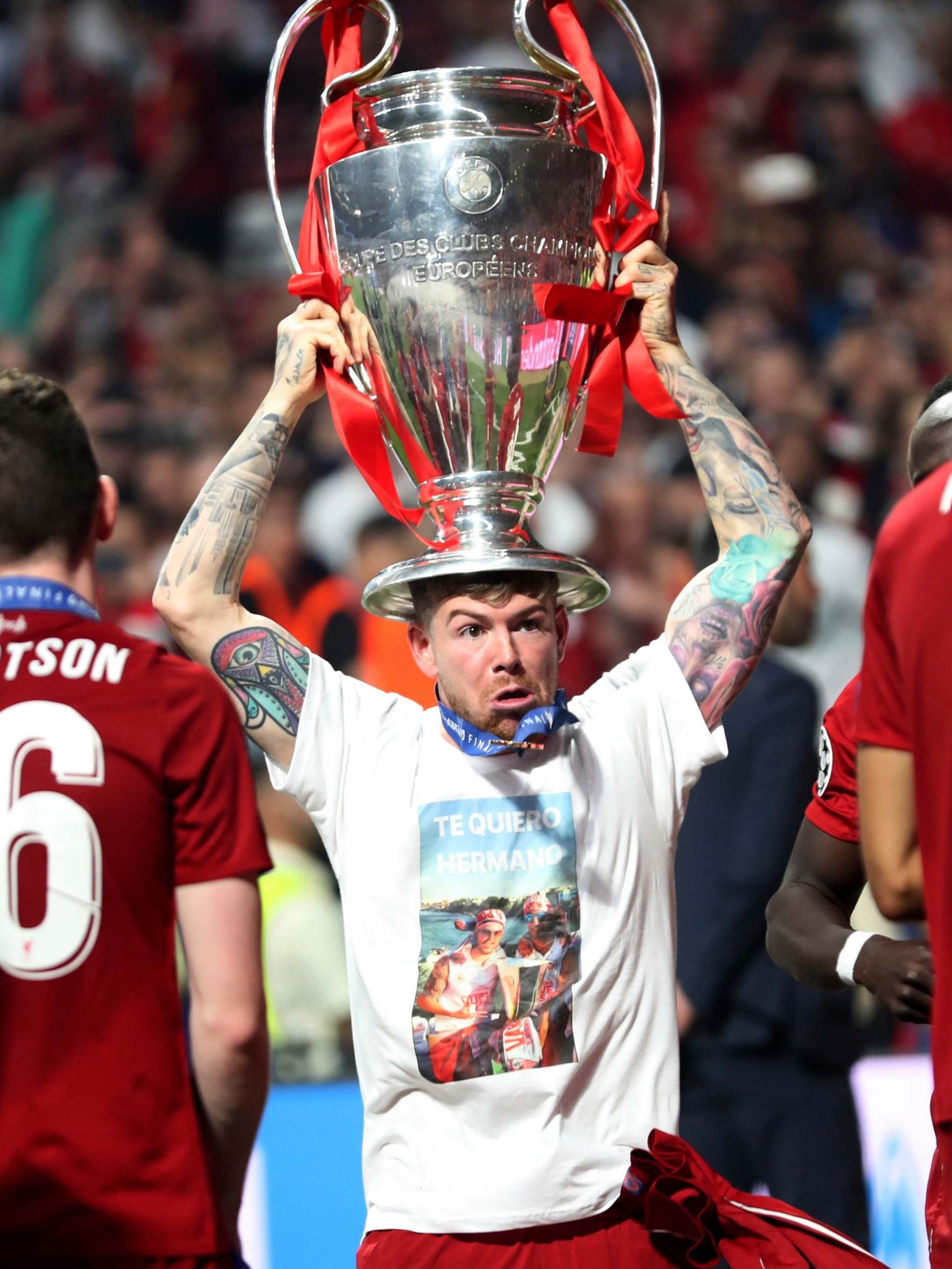 Moreno celebrates winning the Champions League final with a T-shirt paying tribute to Reyes