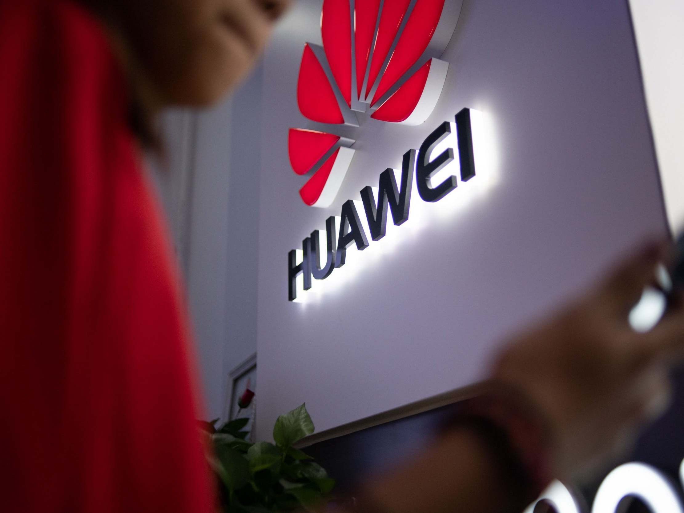 Huawei: The Chinese company's role in UJK 5G networks continues to cause controversy