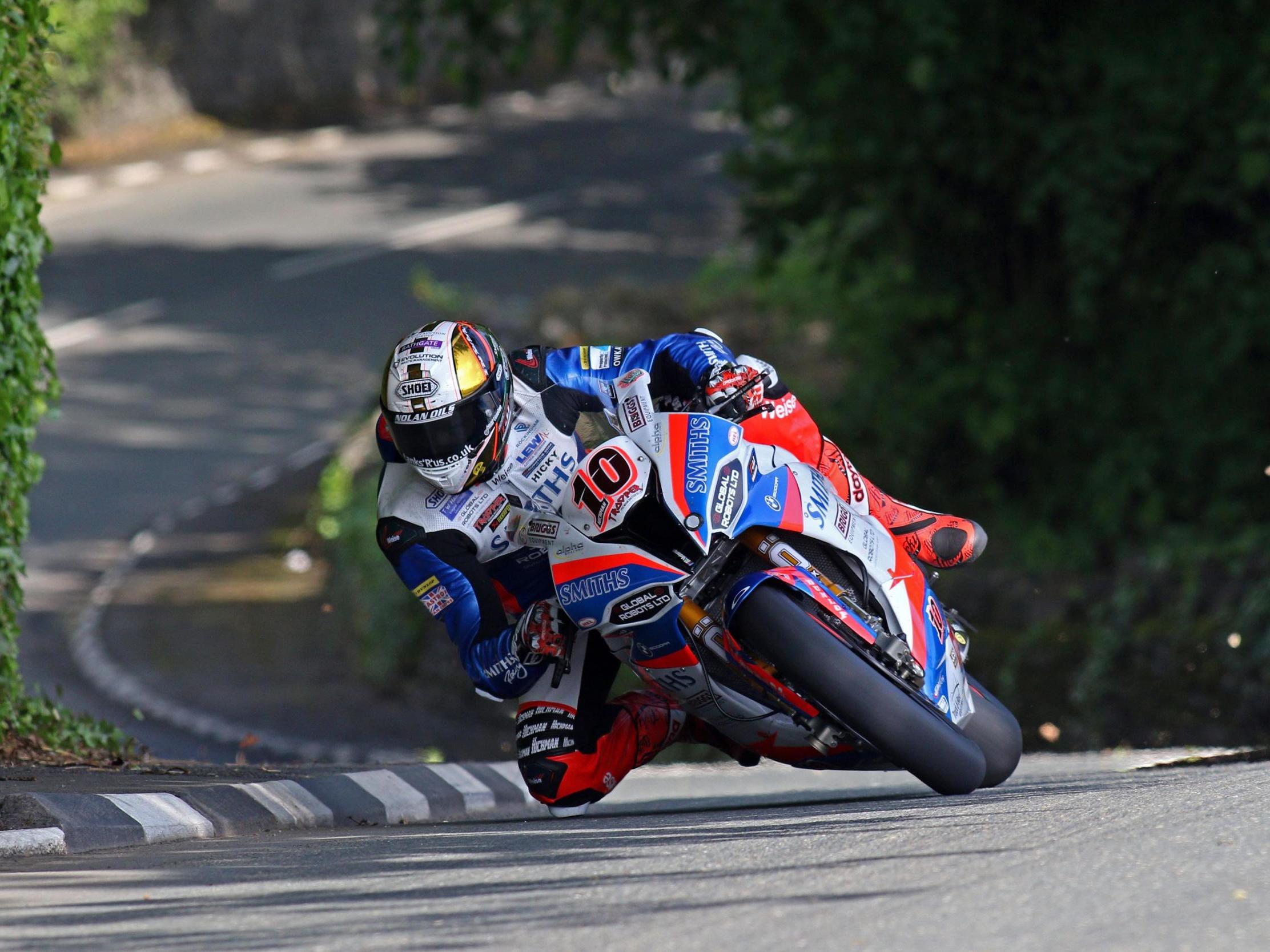 Hickman won the opening RST Superbike race at the Isle of Man TT