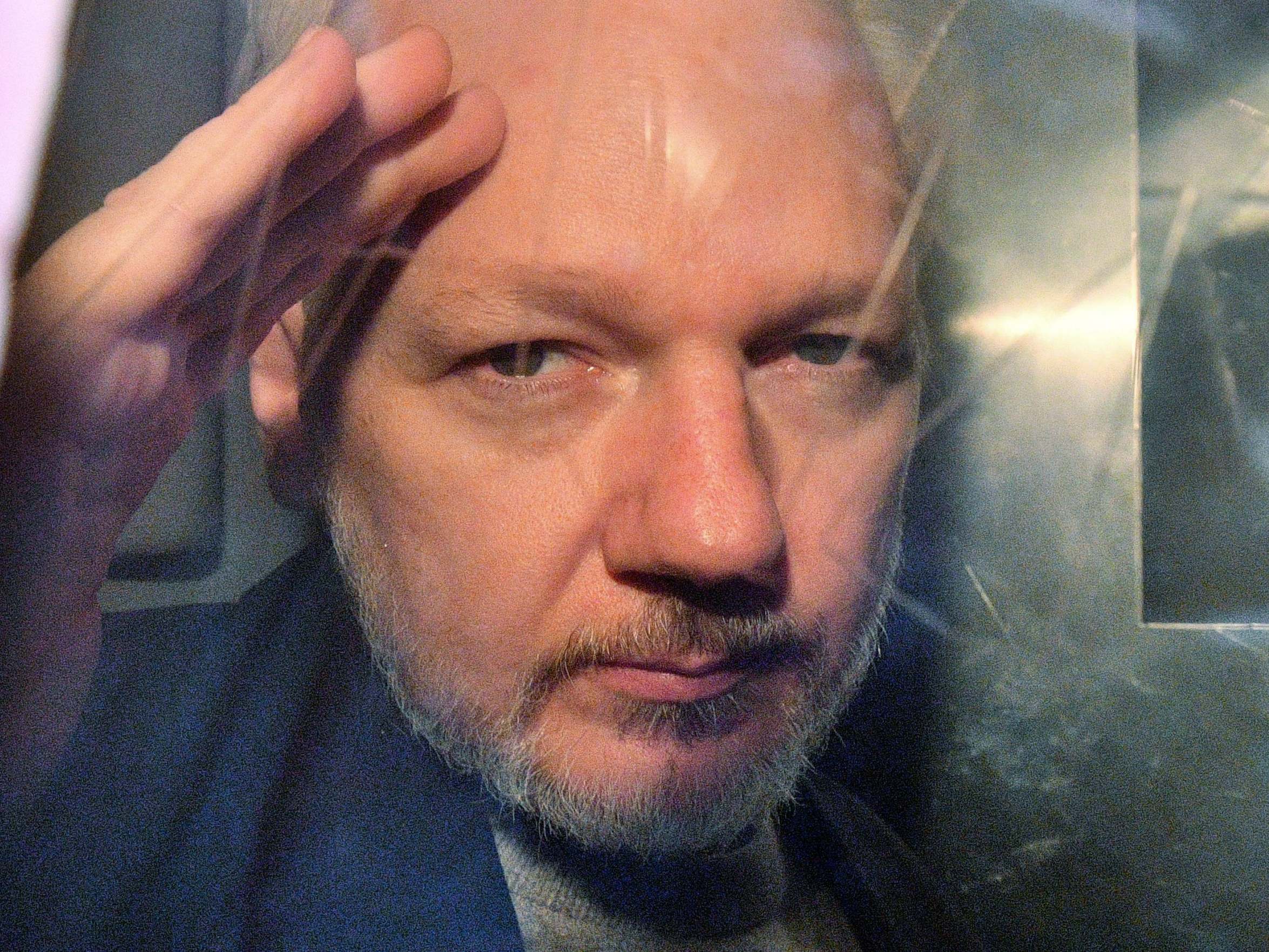 Related video: Julian Assange arrested by UK police and removed from Ecuadorian embassy