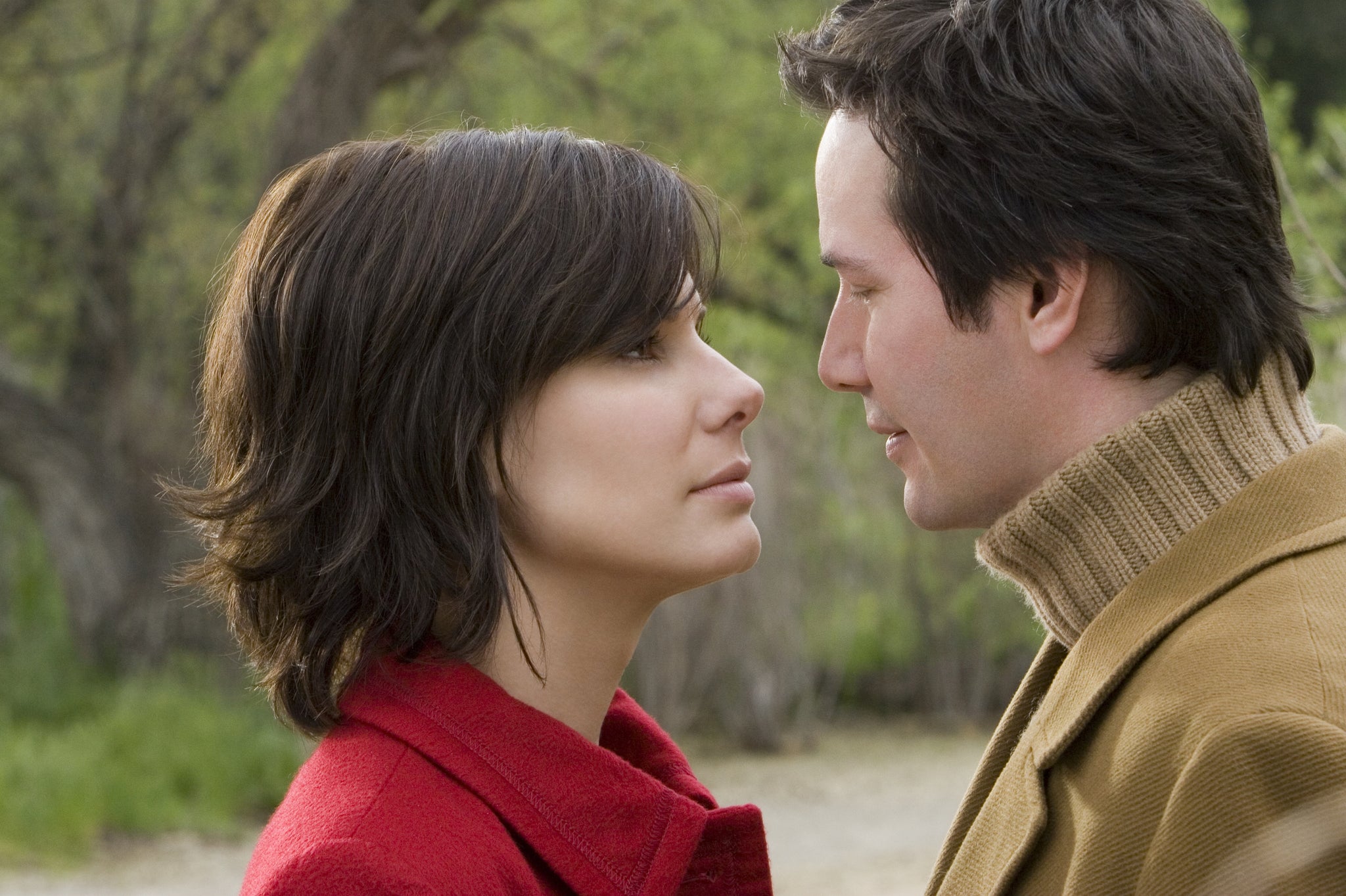 Sandra Bullock and Keanu Reeves in ‘The Lake House’