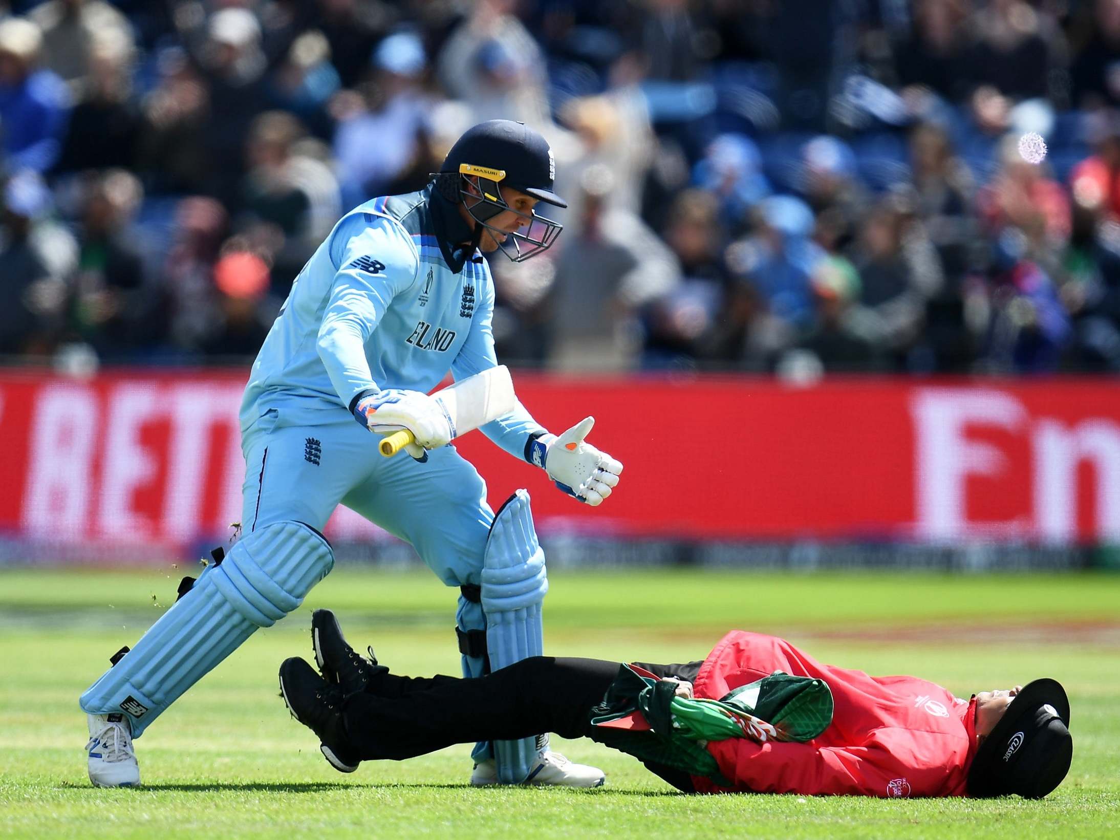 Jason Roy clatters in umpire Joel Wilson