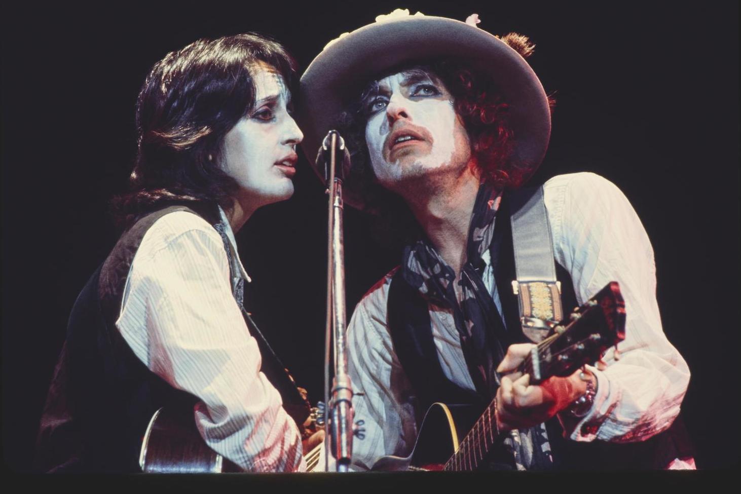 Bob Dylan and Joan Baez duet during the Rolling Thunder Revue tour