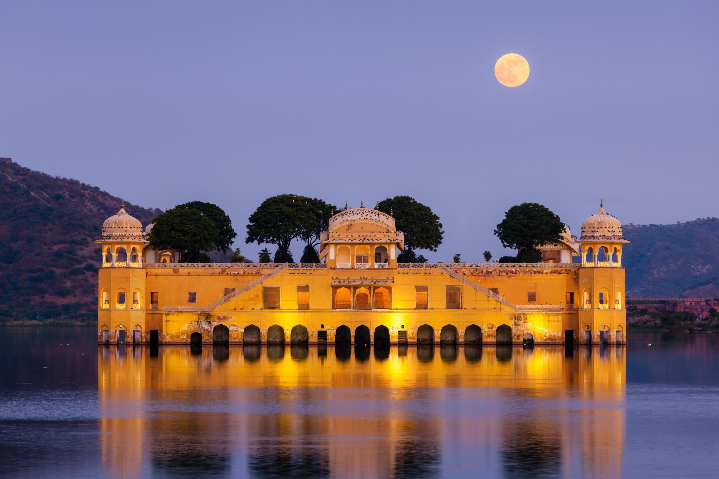 Wonder at the Water Palace in Jaipur (iStock)