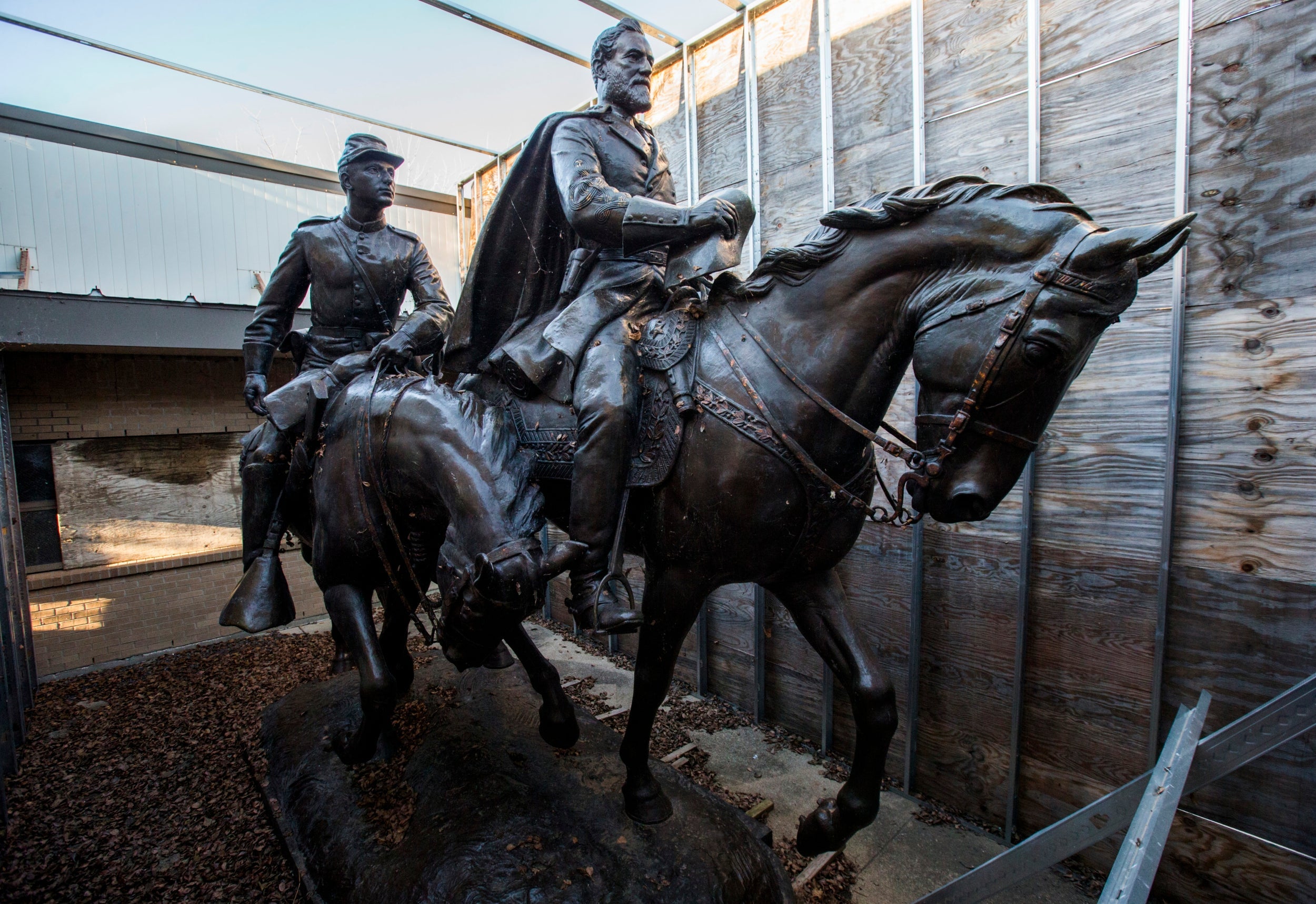 The reason behind the purchase of the Robert E Lee statue by a local law firm in Dallas remains unclear