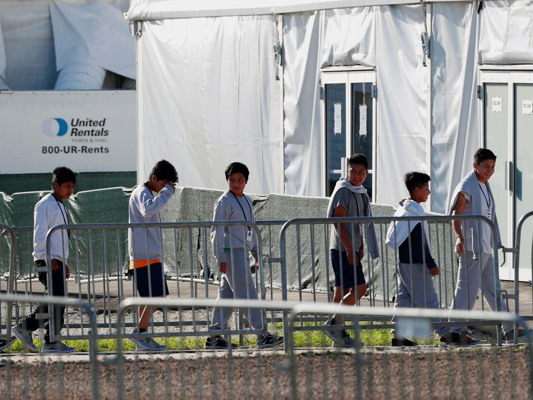 Former hostages compare US treatment of migrant children to Taliban