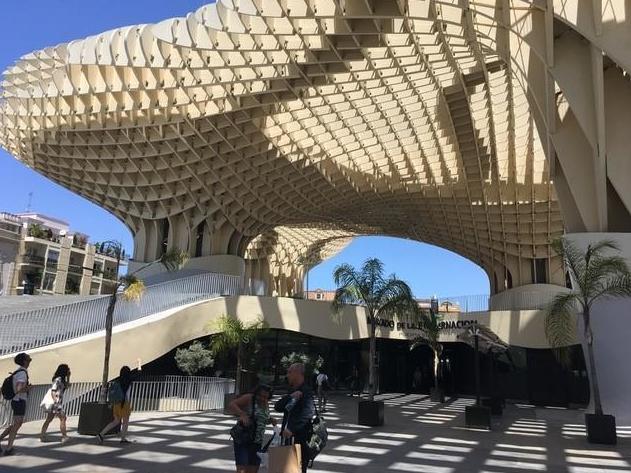 The current Seville Mosque Foundation building is a short walk away from Seville’s spectacular Las Setas