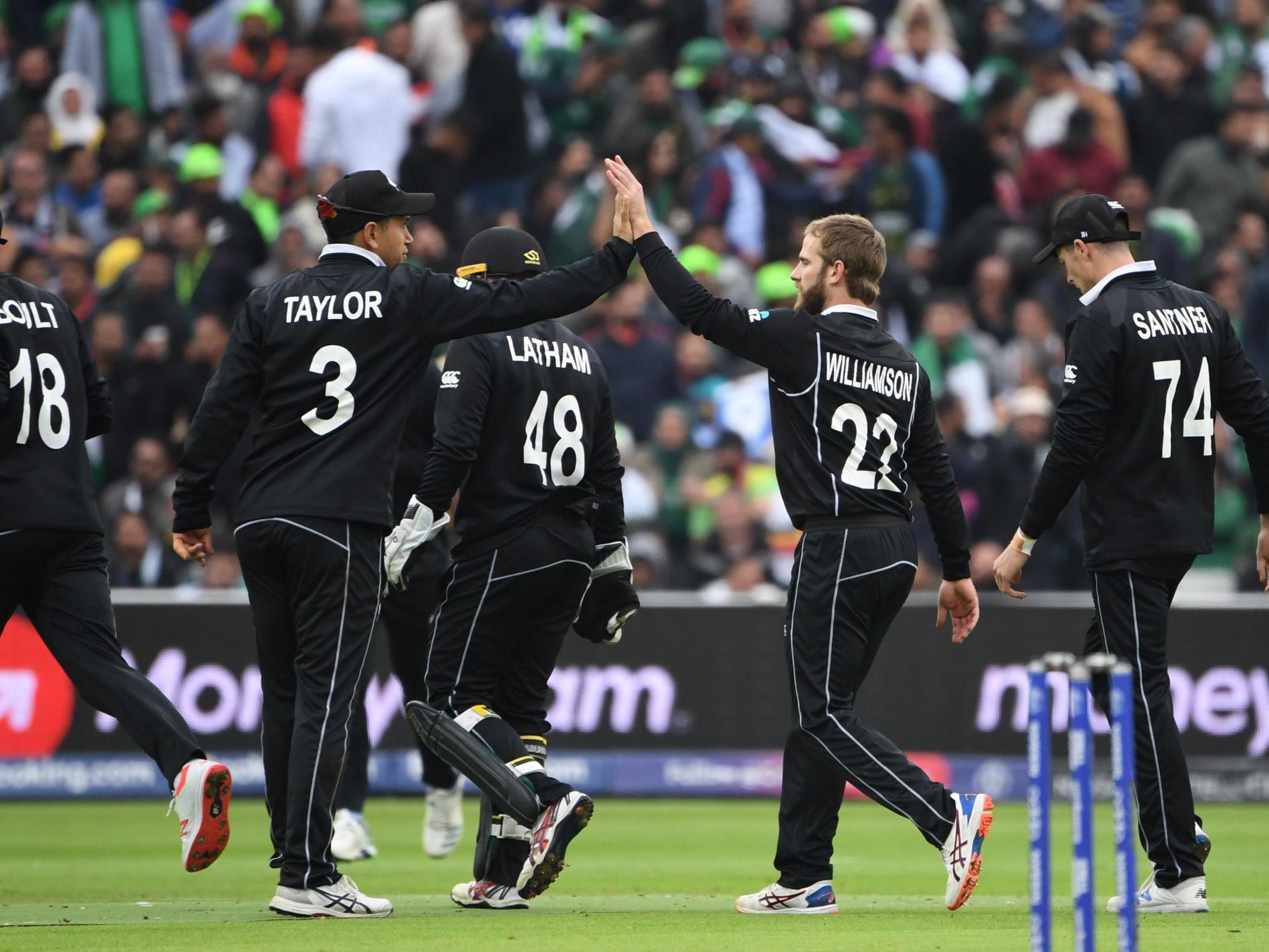 New Zealand celebrate after the dismissal of Mohammad Hafeez