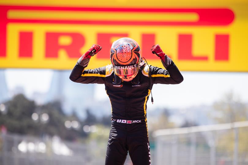 Aitken took his first F2 win of the season in Baku