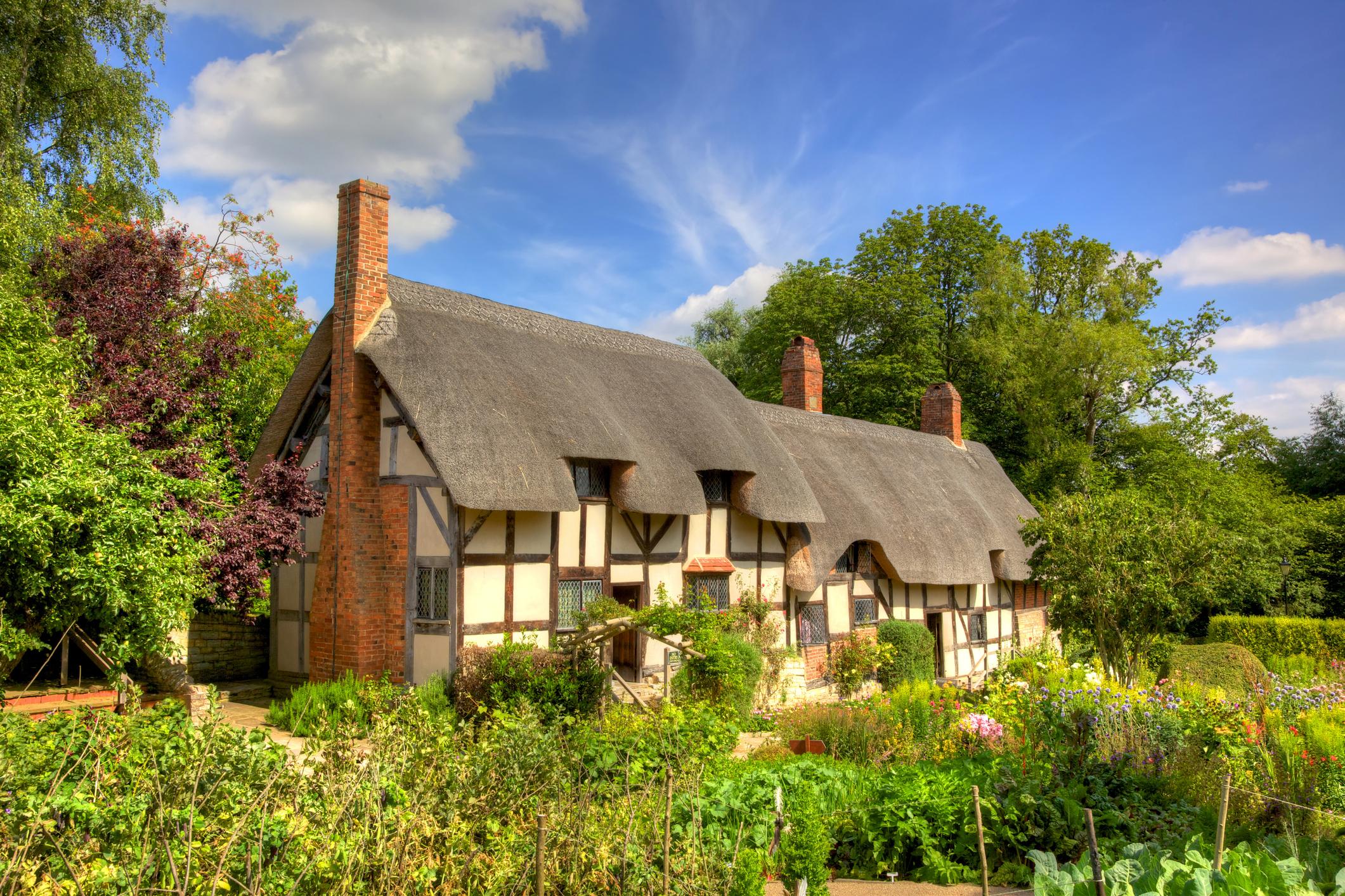 Anne Hathaway's Cottage, the farmhouse where the wife of William Shakespeare lived as a child, is in the village of Shottery, Warwickshire, England, about 1 mile west of Stratford-upon-Avon