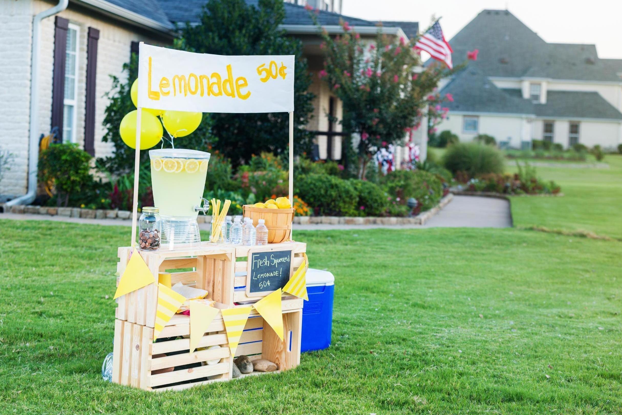 Police called over boy with sign advertising 'Ice cold beer'