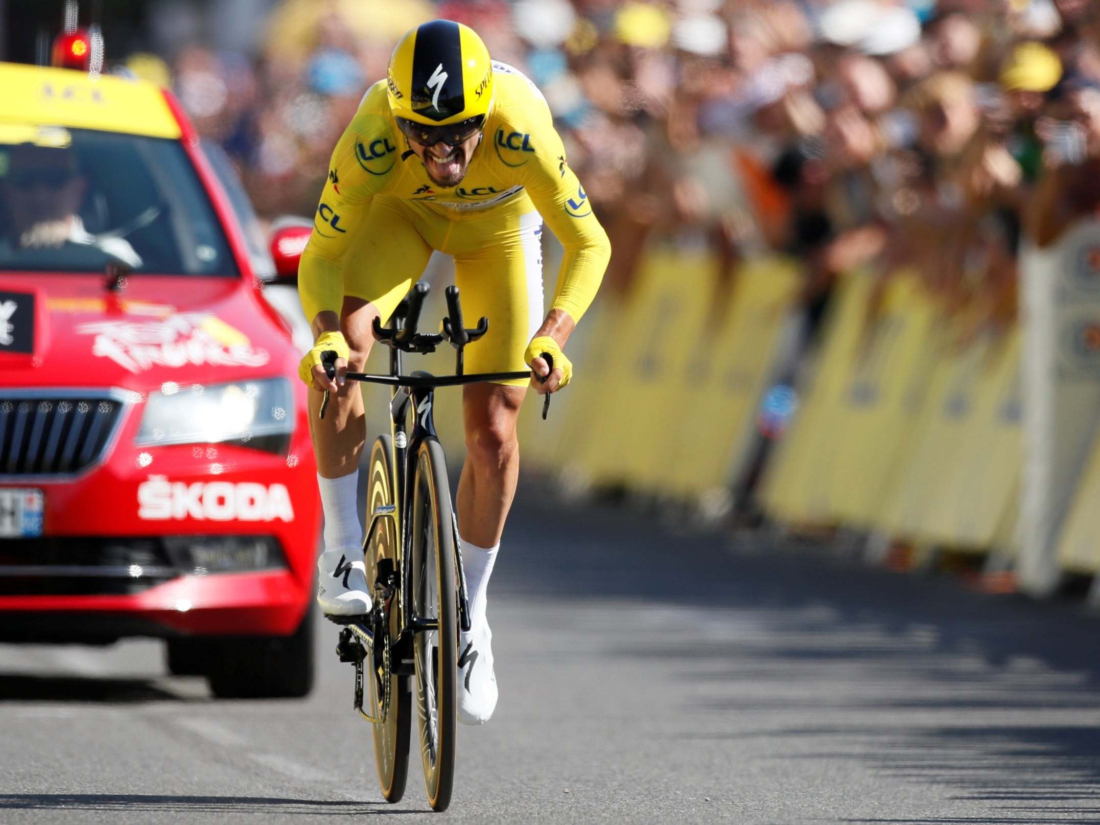 Julian Alaphilippe comes into the finish