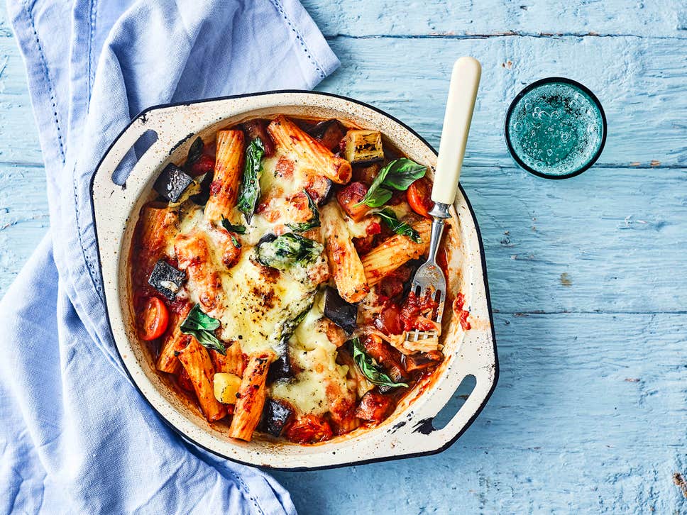 Aubergine, mozzarella and tomato pasta bake