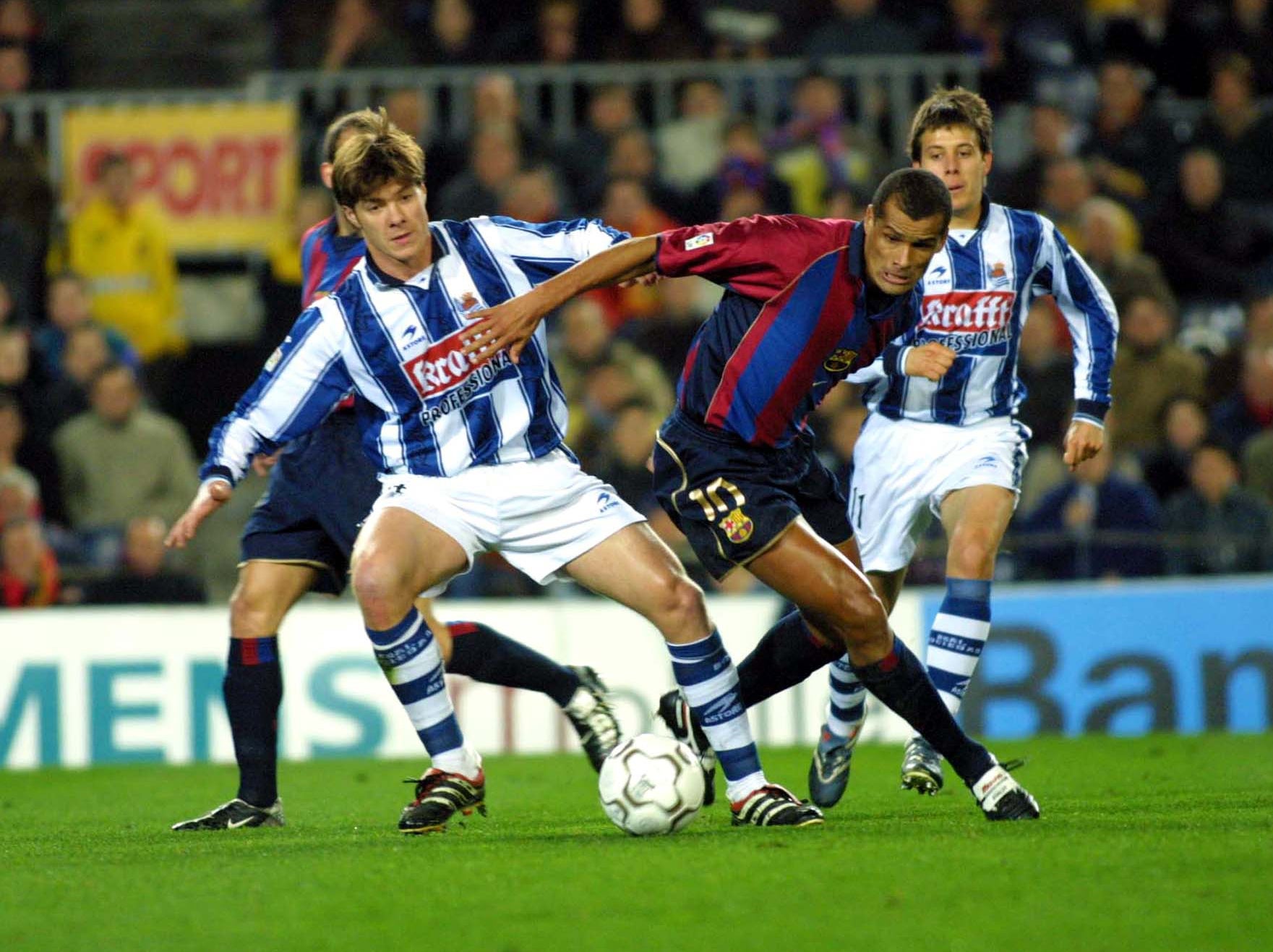 Alonso playing for Sociedad against Barcelona in 2002