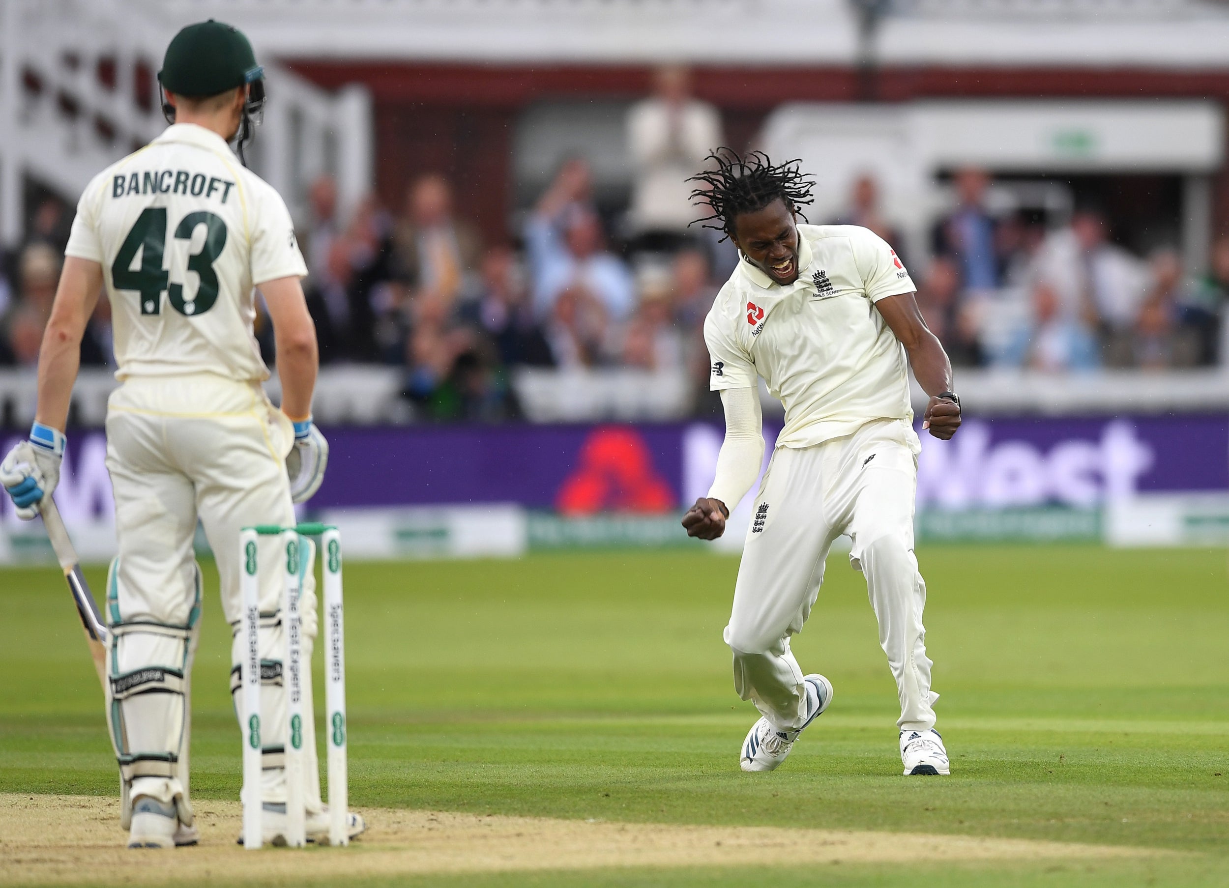 Jofra Archer celebrates taking the wicket of Cameron Bancroft (Getty)