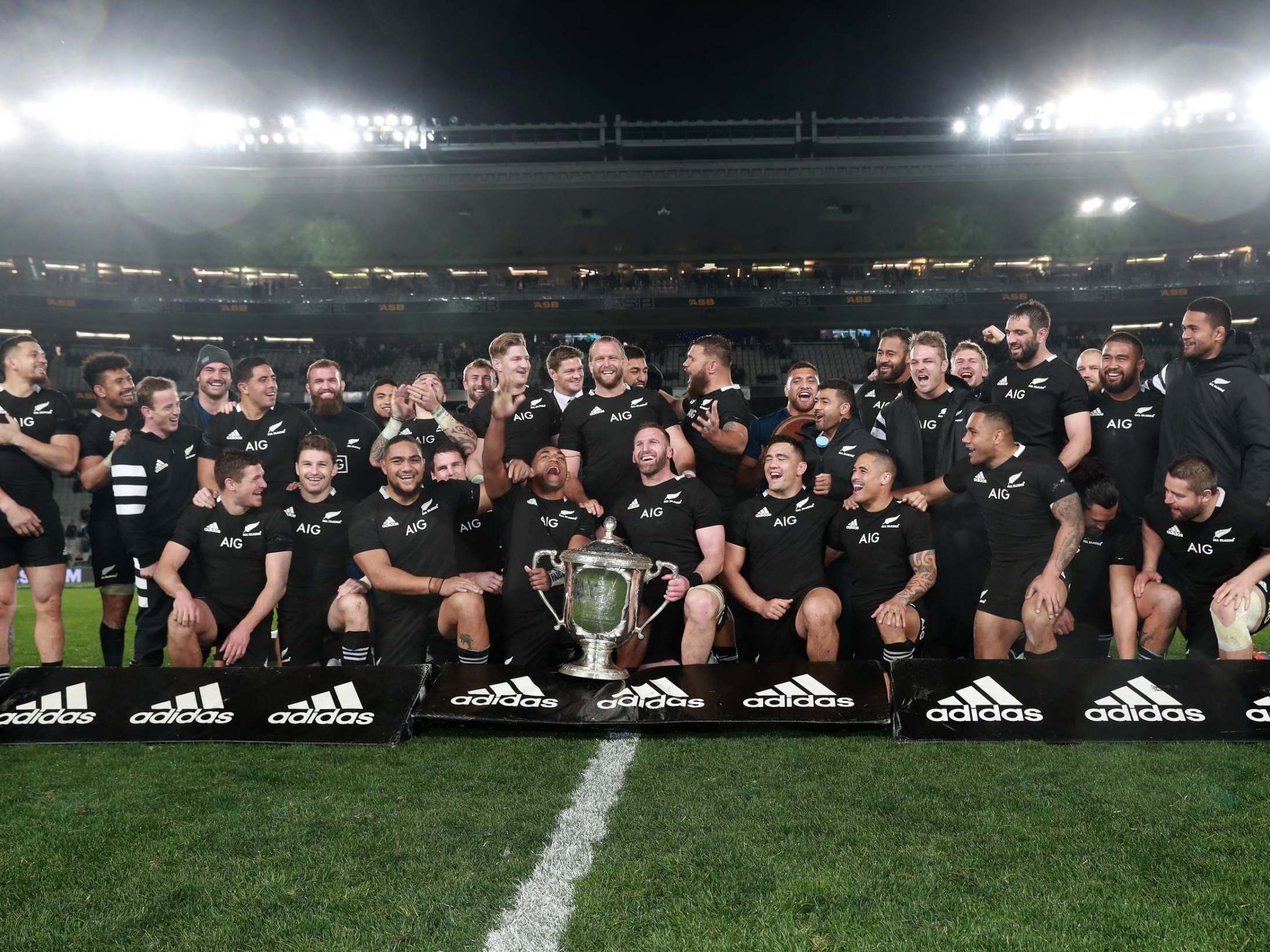 The All Blacks celebrate with the Bledisloe Cup