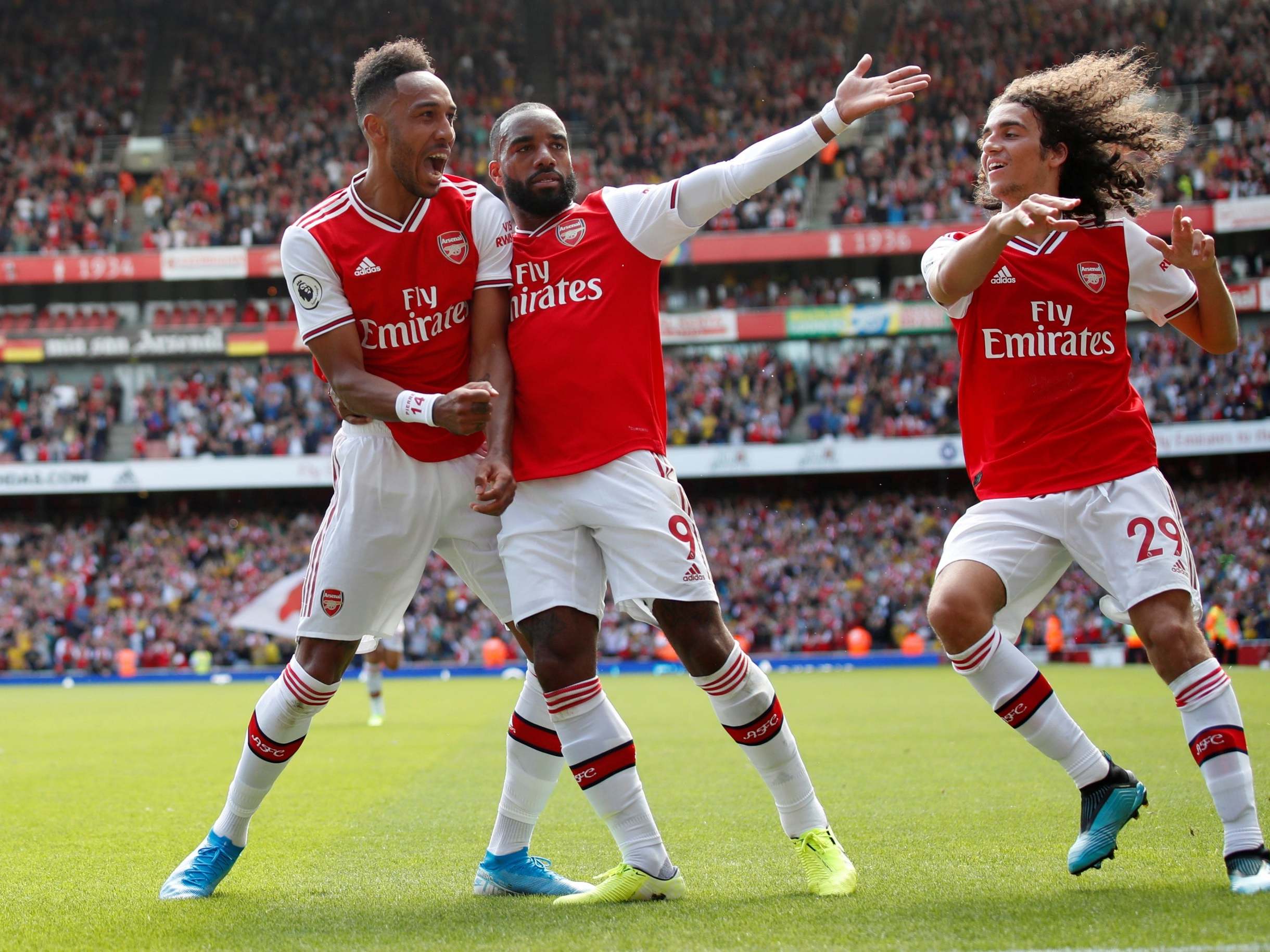 Arsenal celebrate vs Burnley