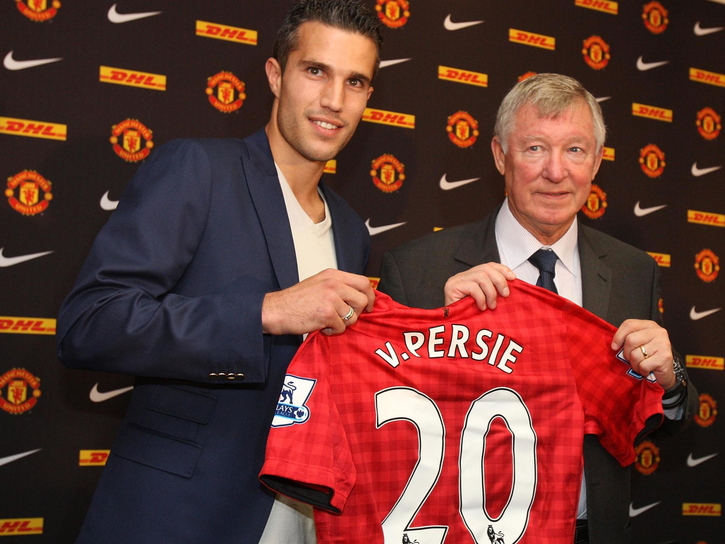 Van Persie is unveiled as a Man United player