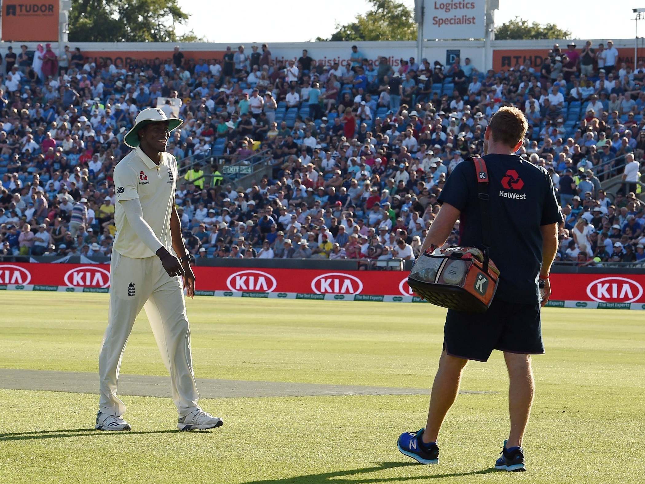 Jofra Archer limps off the field during the second day of the third Ashes Test