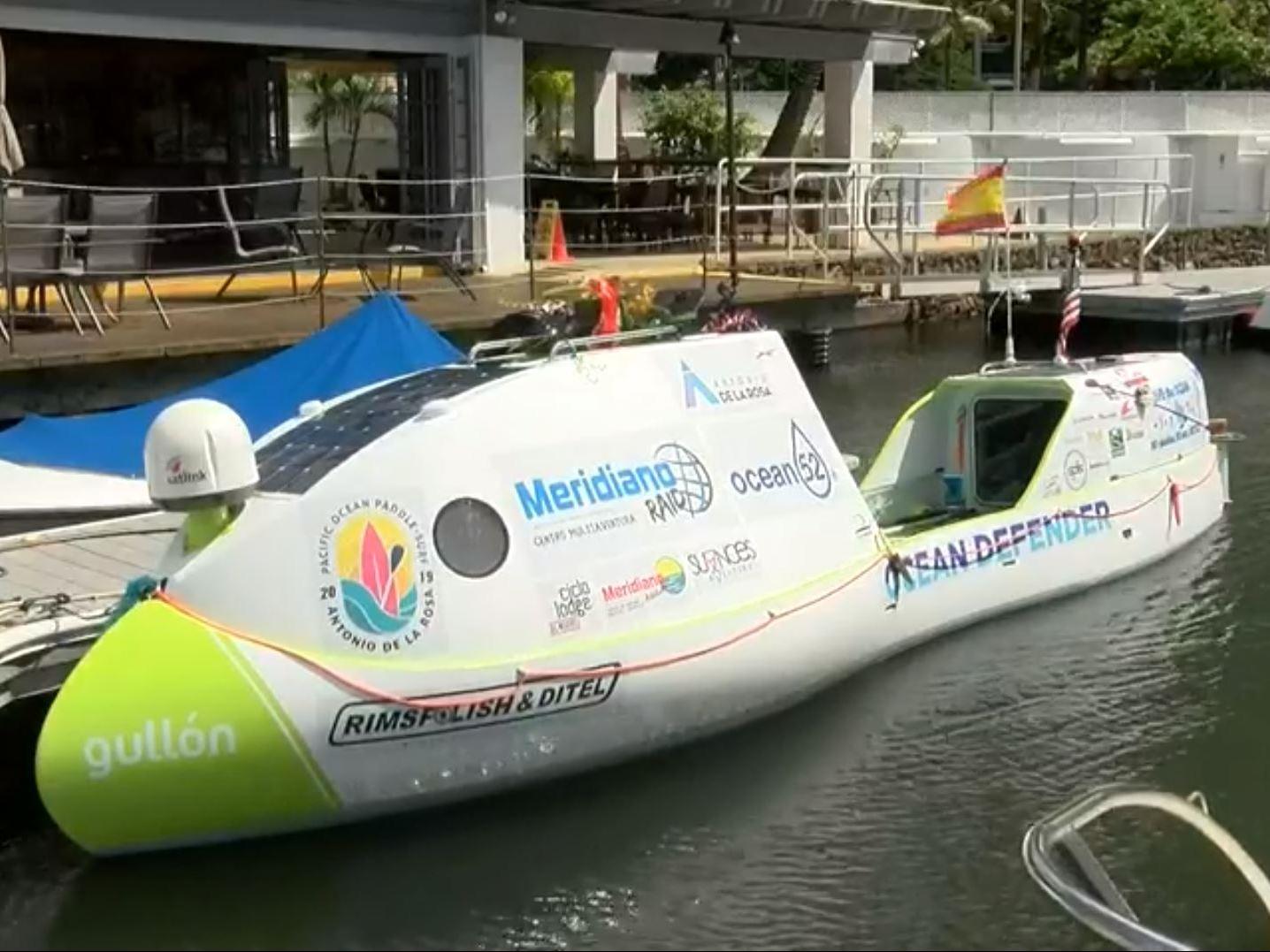 Antonio de la Rosa’s paddle boat after docking in Honolulu (Hawaii News Now )