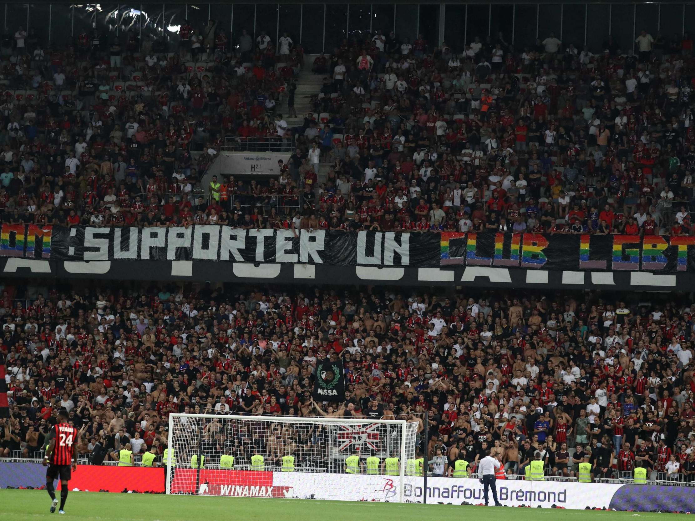 Nice fans displayed a banner reading 'OM: support an LGBT team to fight against homophobia'