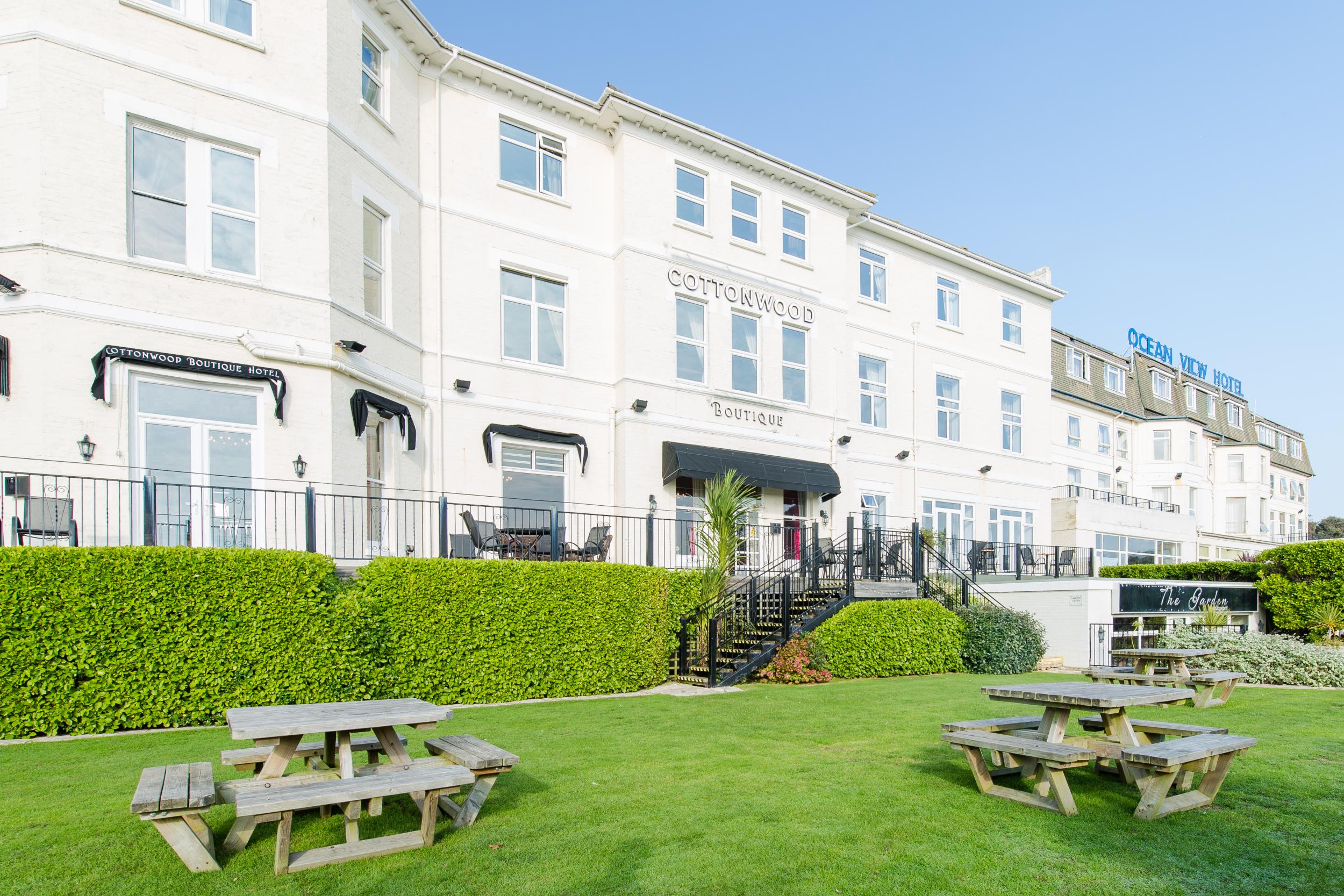 Stare at the sea from The Cottonwood's pristine lawn