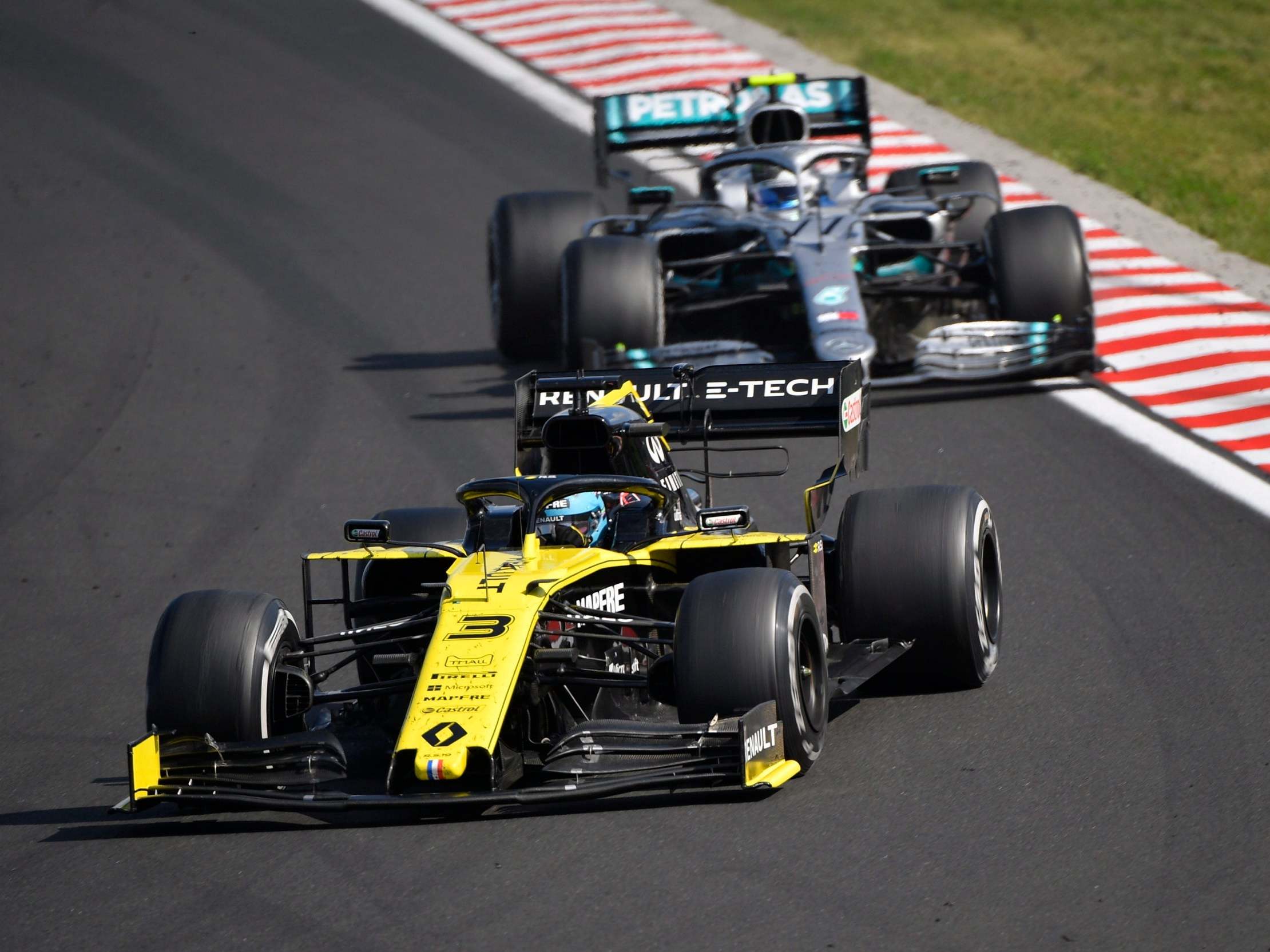 Ricciardo believes it will take a big rule shift to put Renault in front of Mercedes