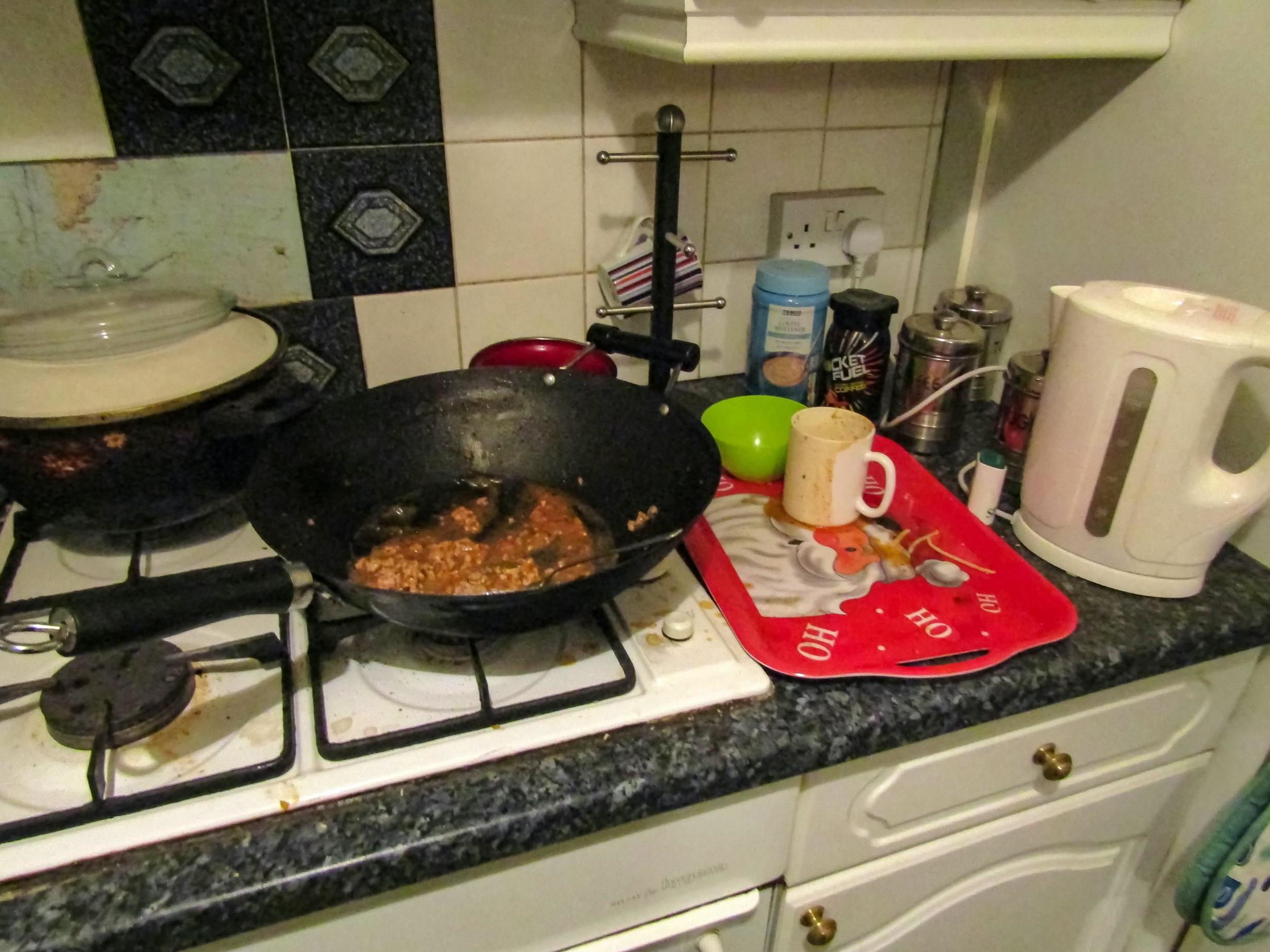 The couple found food scattered around the kitchen half-finished, to accompany the barely begun building work