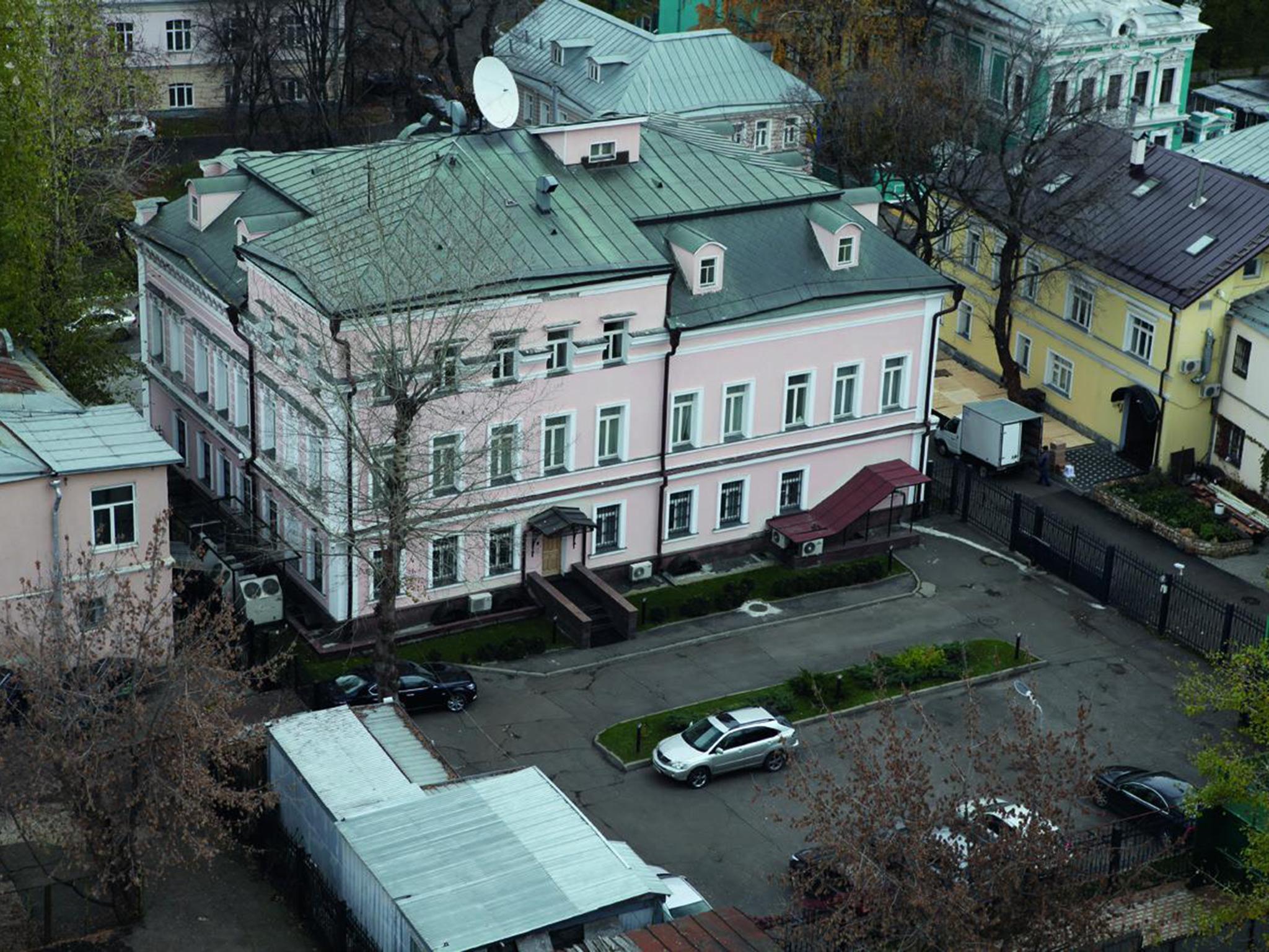 The view of the National Reserve Bank from a house where a plot was hatched to kill Lebedev with a grenade launcher (Alexander Lebedev)