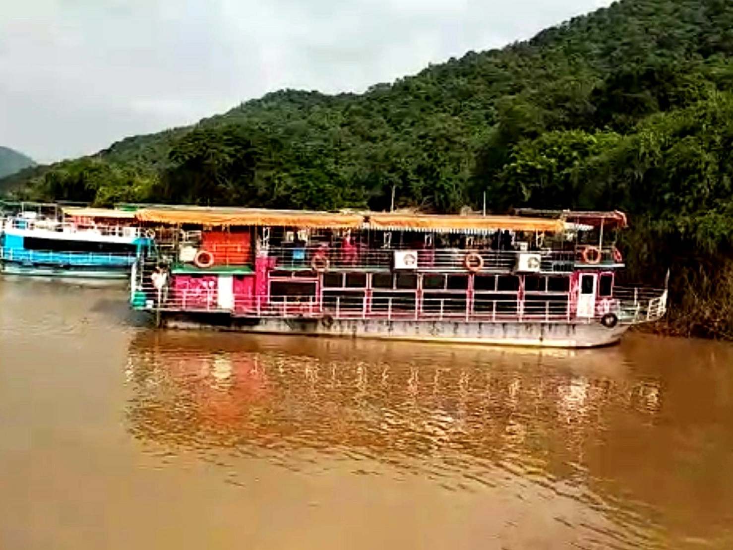 The incident occured on the Godavari River in south India which was swollen with floodwater