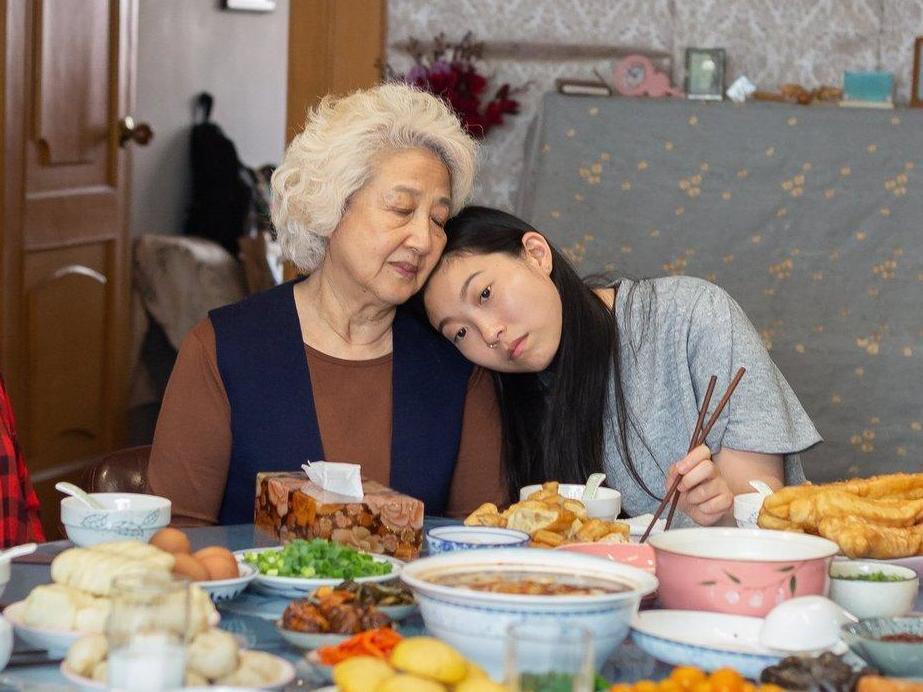 As hilarious as it is tragic: Zhao Shuzhen and Awkwafina in ‘The Farewell’