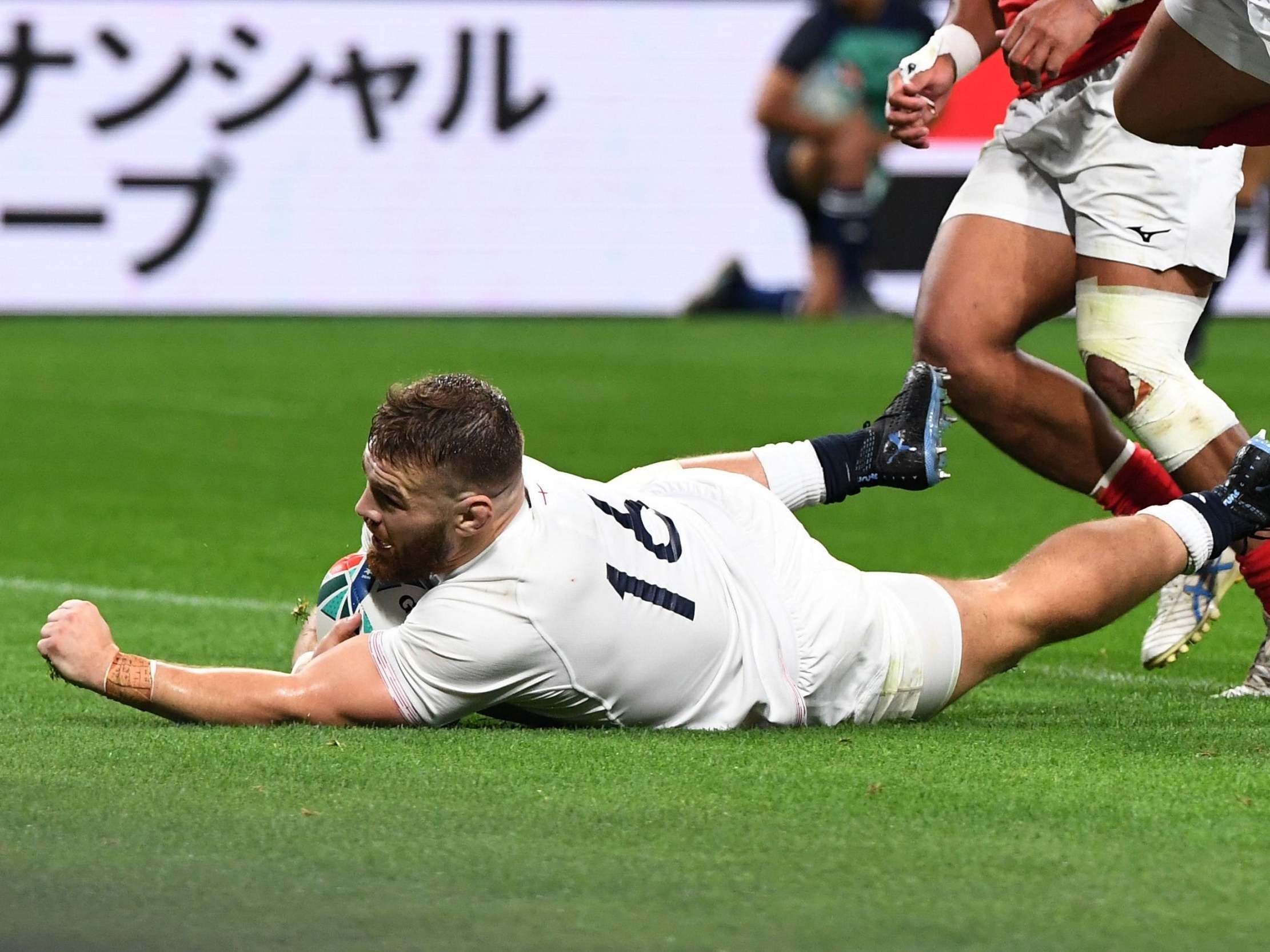 Luke Cowan-Dickie scores England's fourth try against Tonga to seal the bonus point