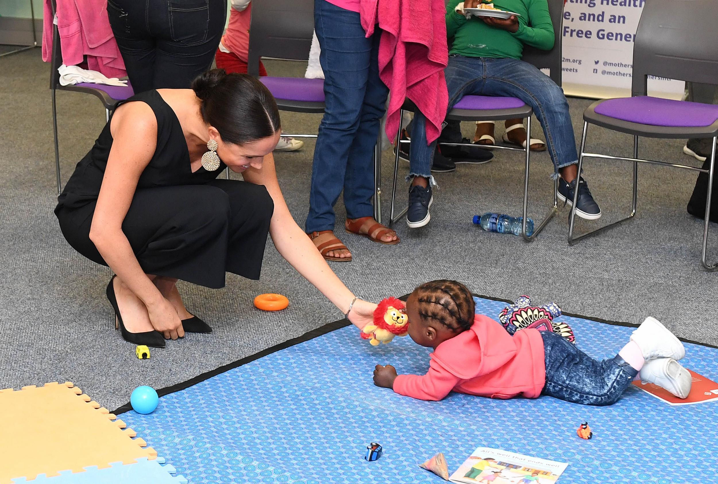 The duchess asked those in attendance to join her on the floor (Getty)