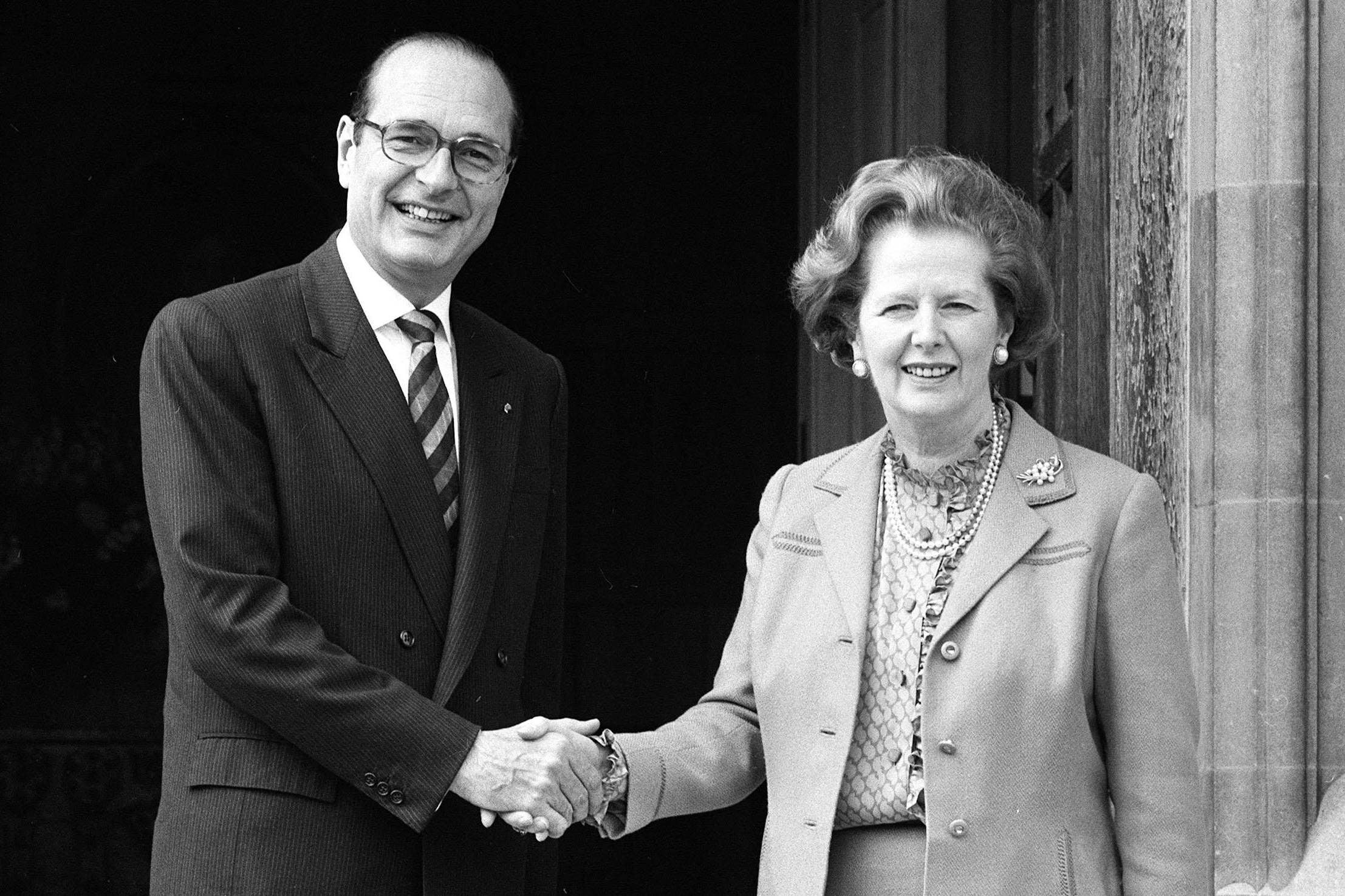 Chirac meets Margaret Thatcher for talks at Chequers in 1986